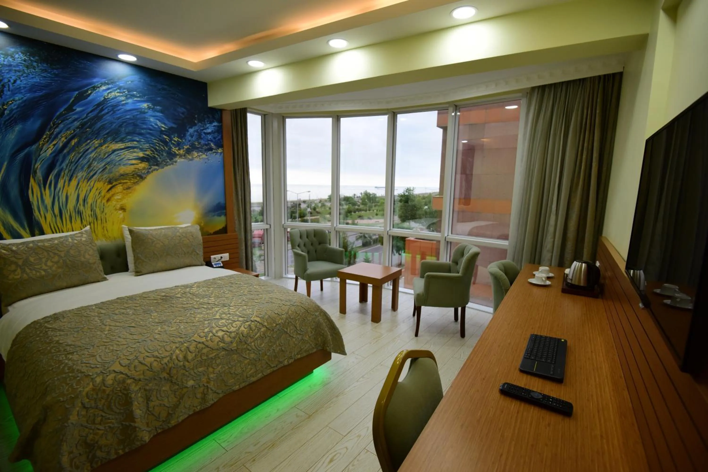 Photo of the whole room, Bed in Quantum Hotel