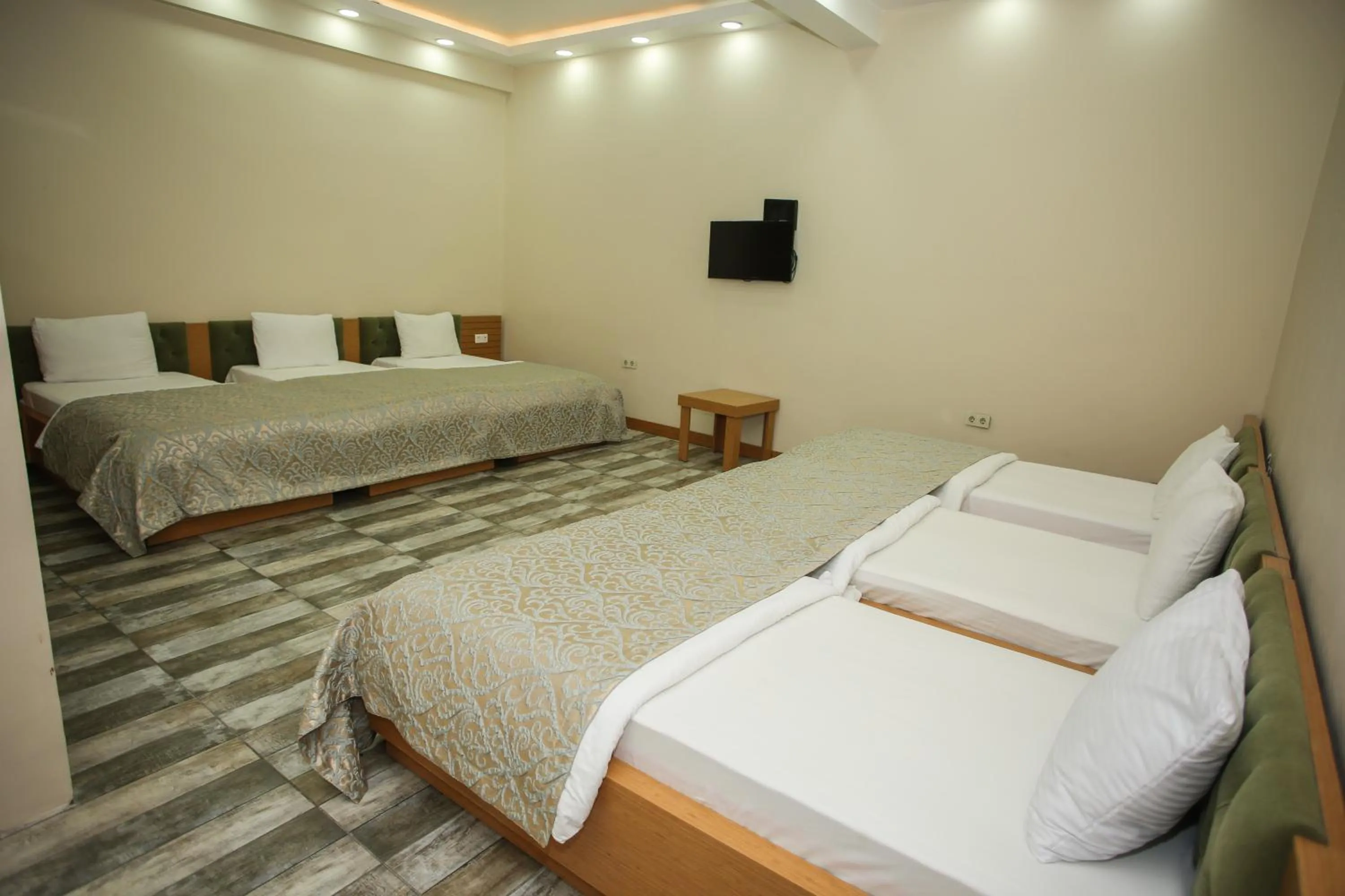 Bedroom, Bed in Quantum Hotel