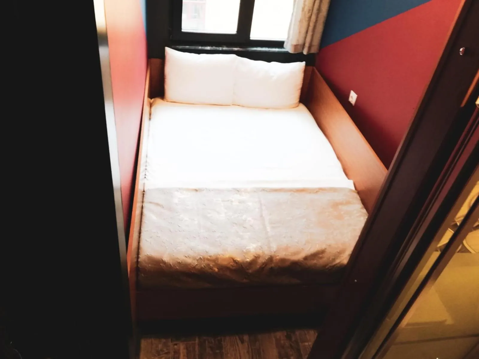 Photo of the whole room, Bed in Quantum Hotel