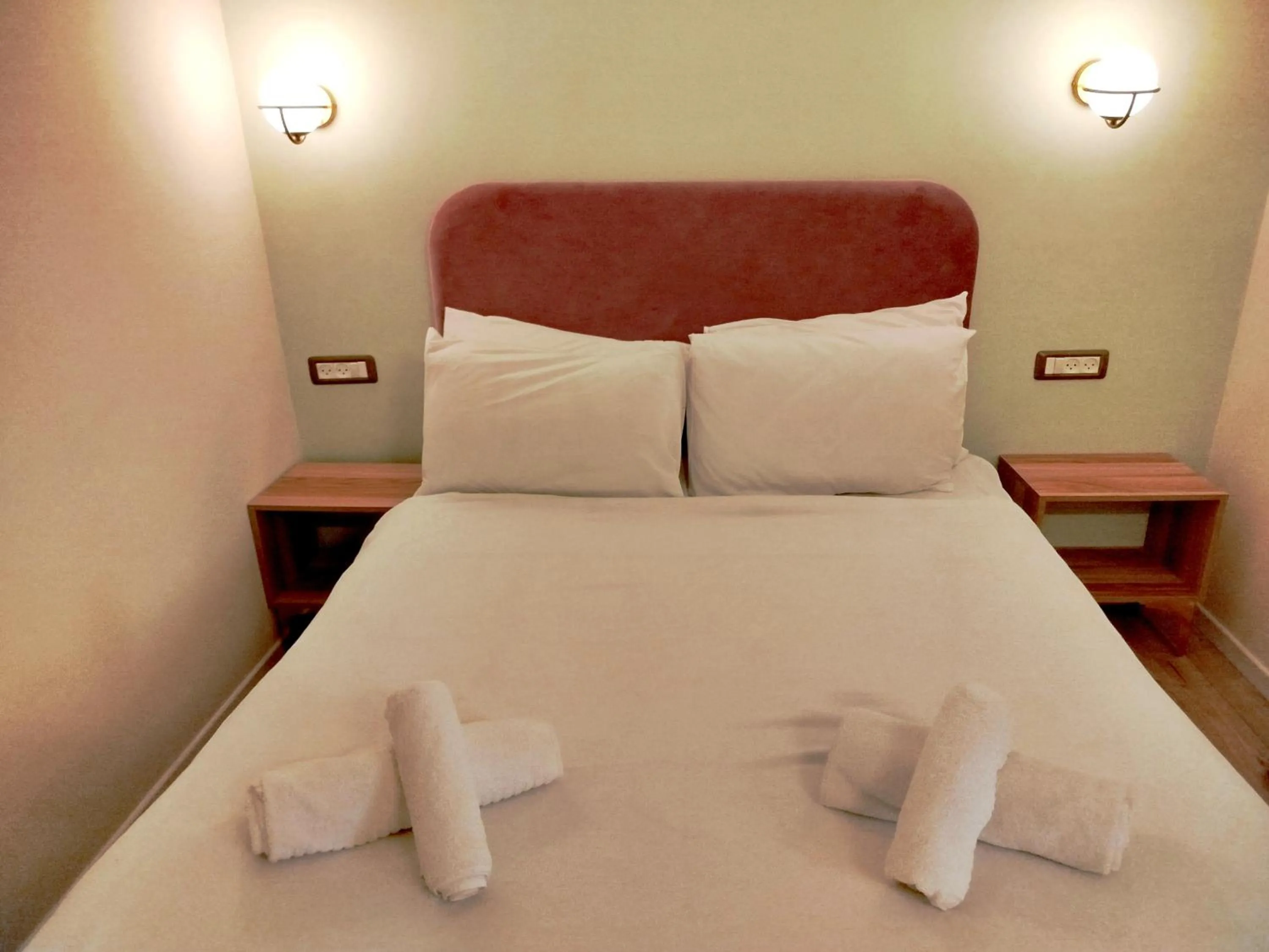 Bed in La Perle Jerusalem City Center - Self Check-in hotel