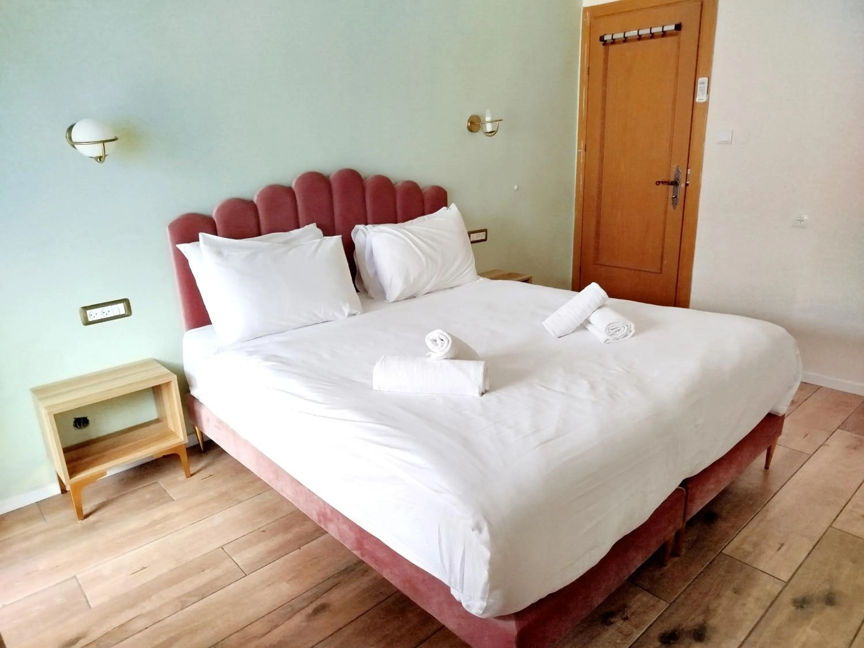 Bed in La Perle Jerusalem City Center - Self Check-in hotel