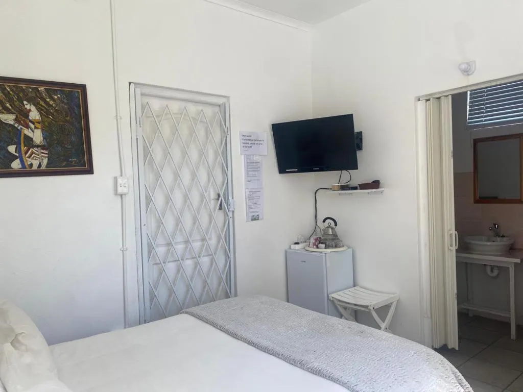 Bedroom, Bed in Au Plais De Langebaan at Palm Tree Villa