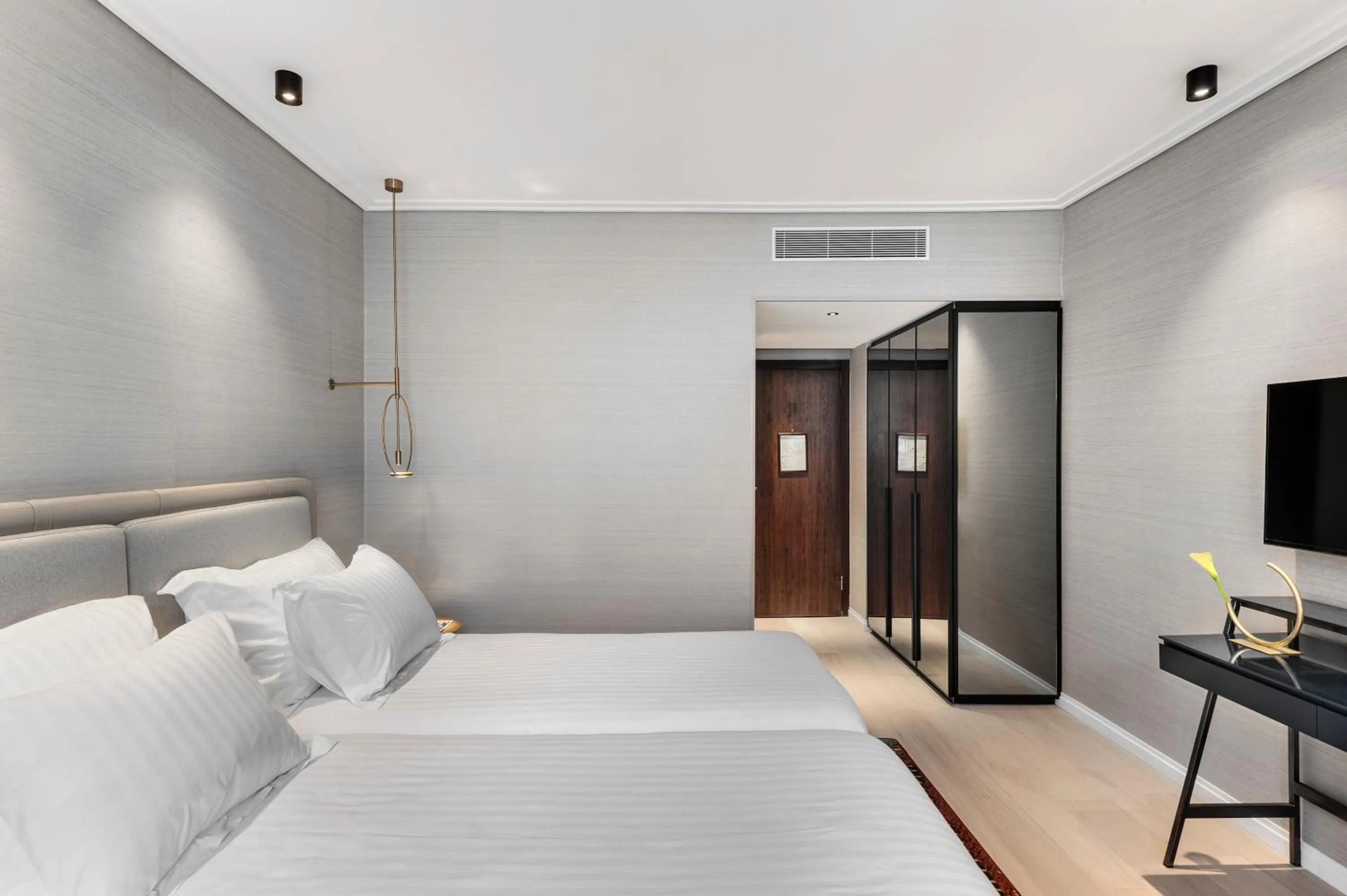 Photo of the whole room, Bed in The Inbal Jerusalem