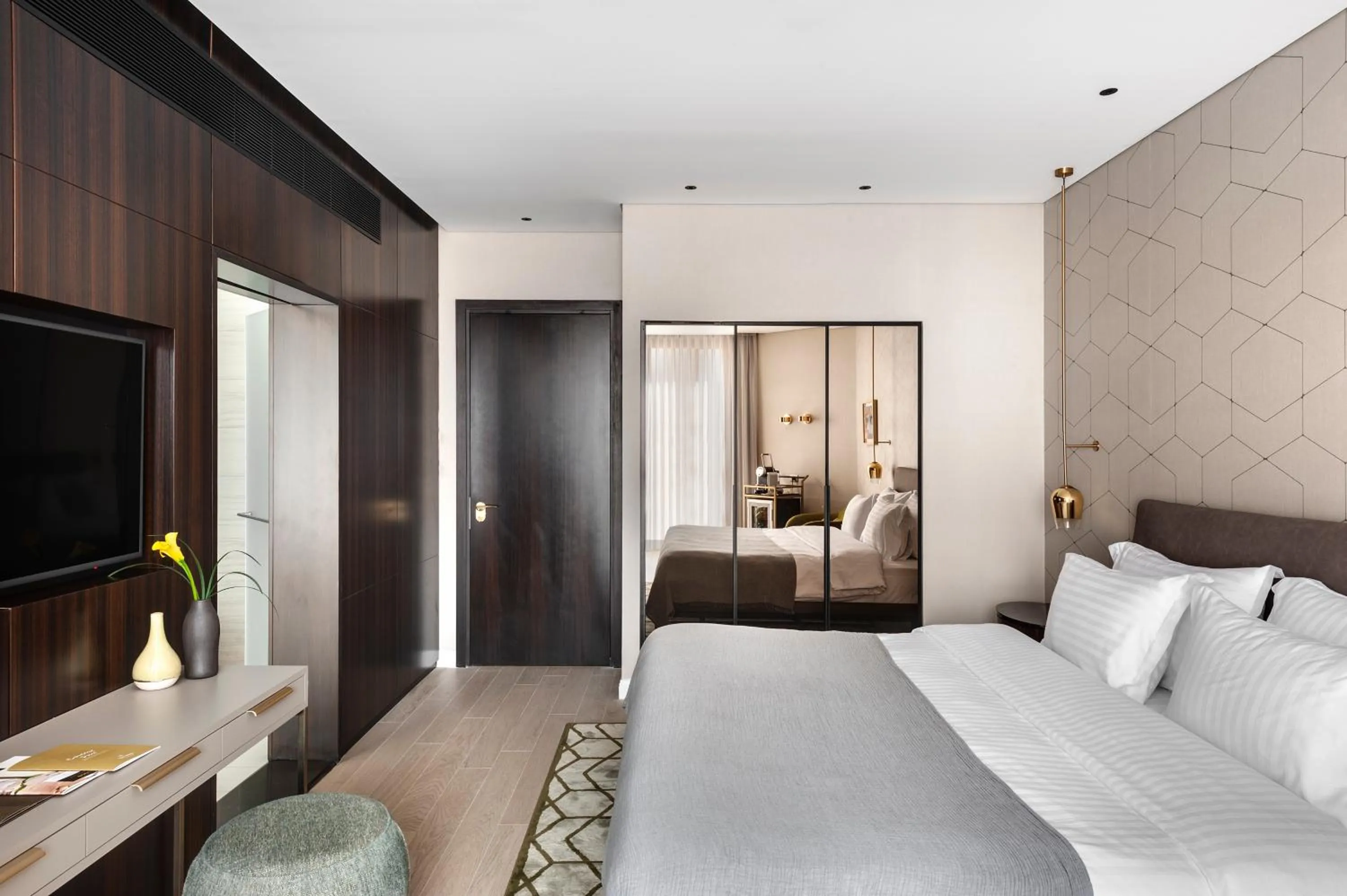 Photo of the whole room, Bed in The Inbal Jerusalem