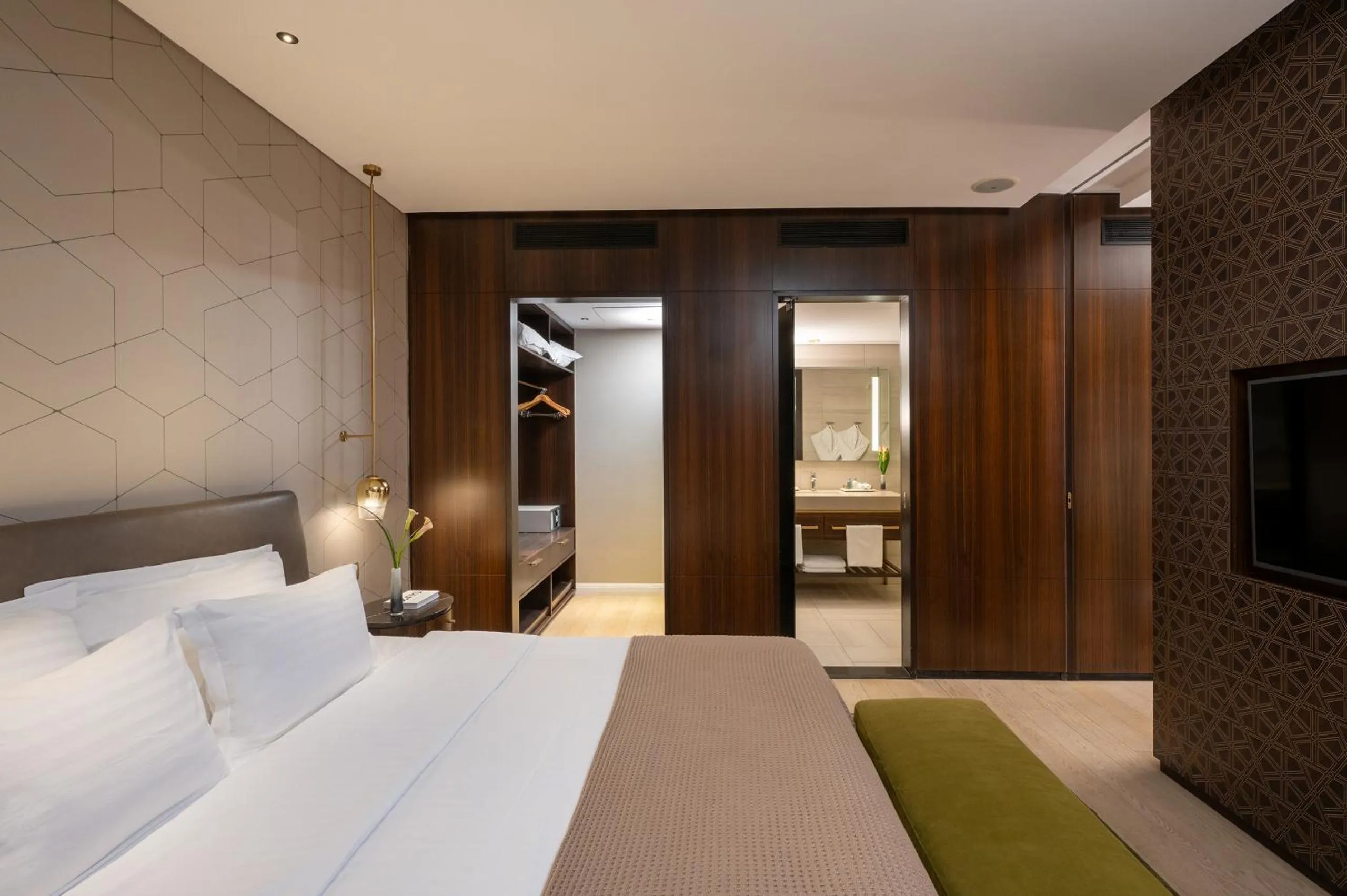 Bed in The Inbal Jerusalem