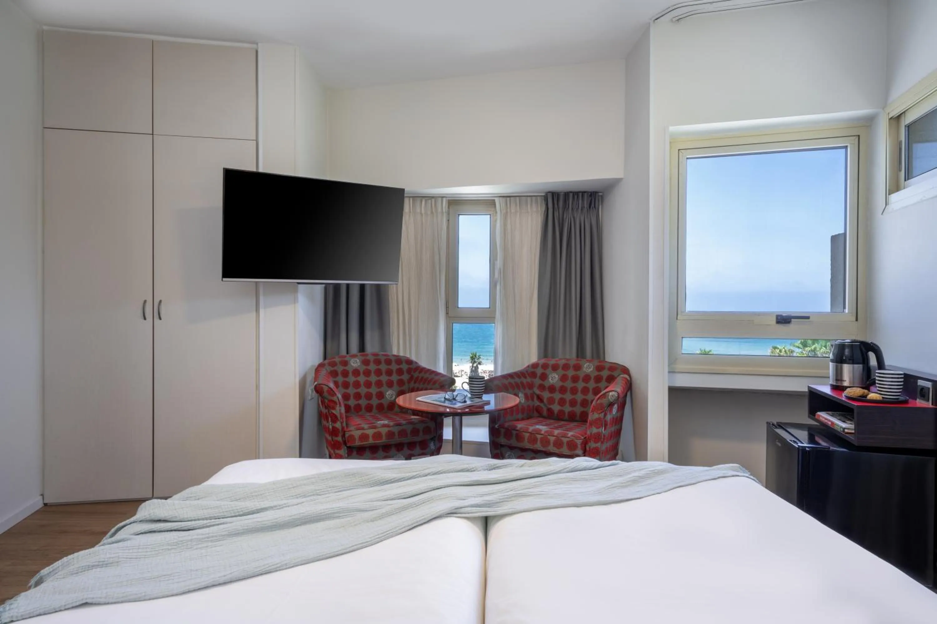Sea view, Bed in Maxim Design Hotel 3 Star Superior