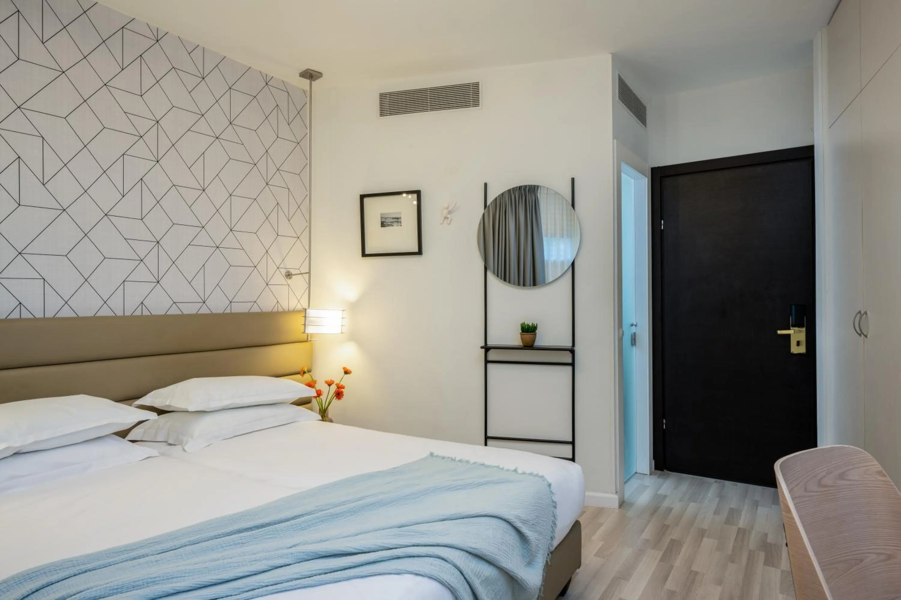 air conditioner, Bed in Maxim Design Hotel 3 Star Superior