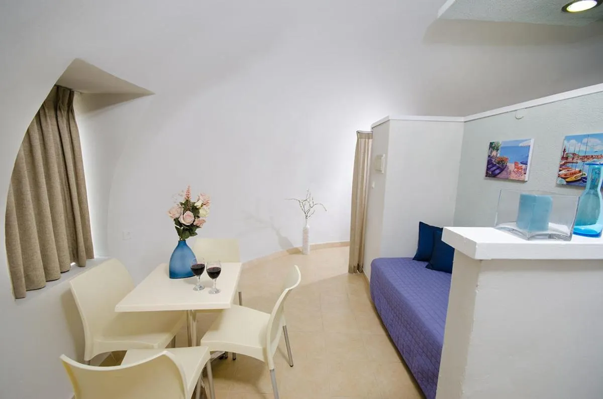 Decorative detail in Dor village