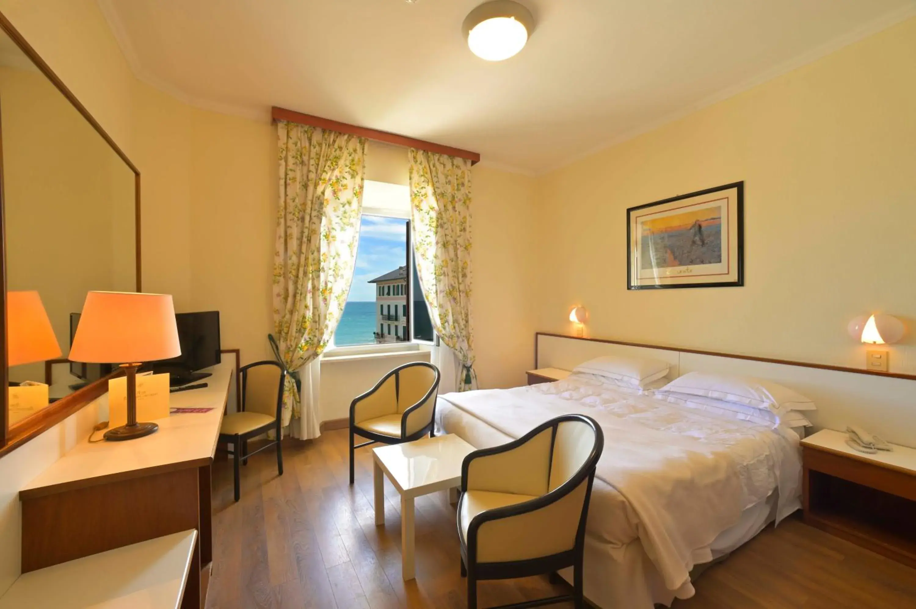 Photo of the whole room in Hotel Europa & Concordia Photo of the whole room in Hotel Europa & Concordia