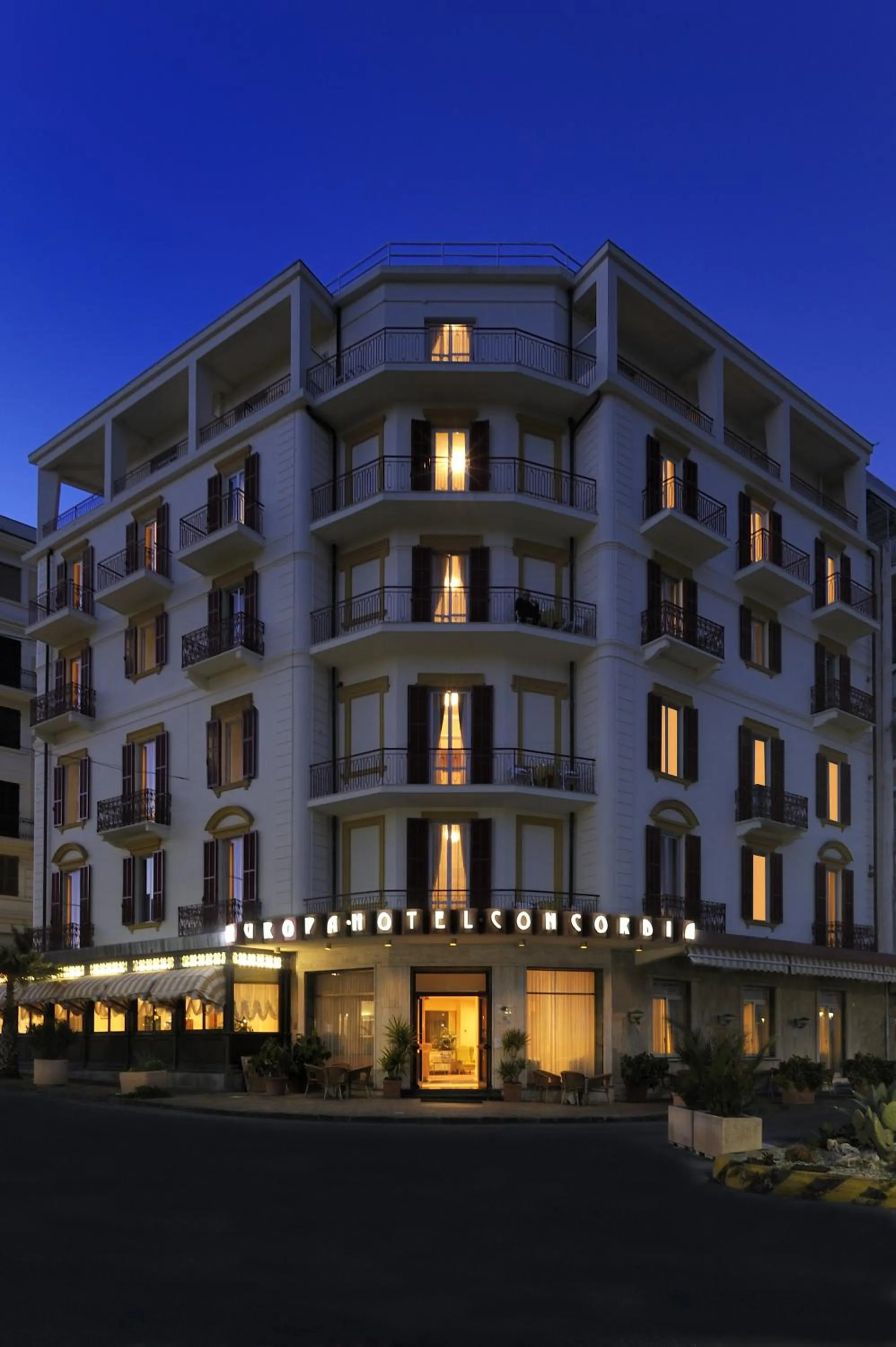Property building in Hotel Europa & Concordia