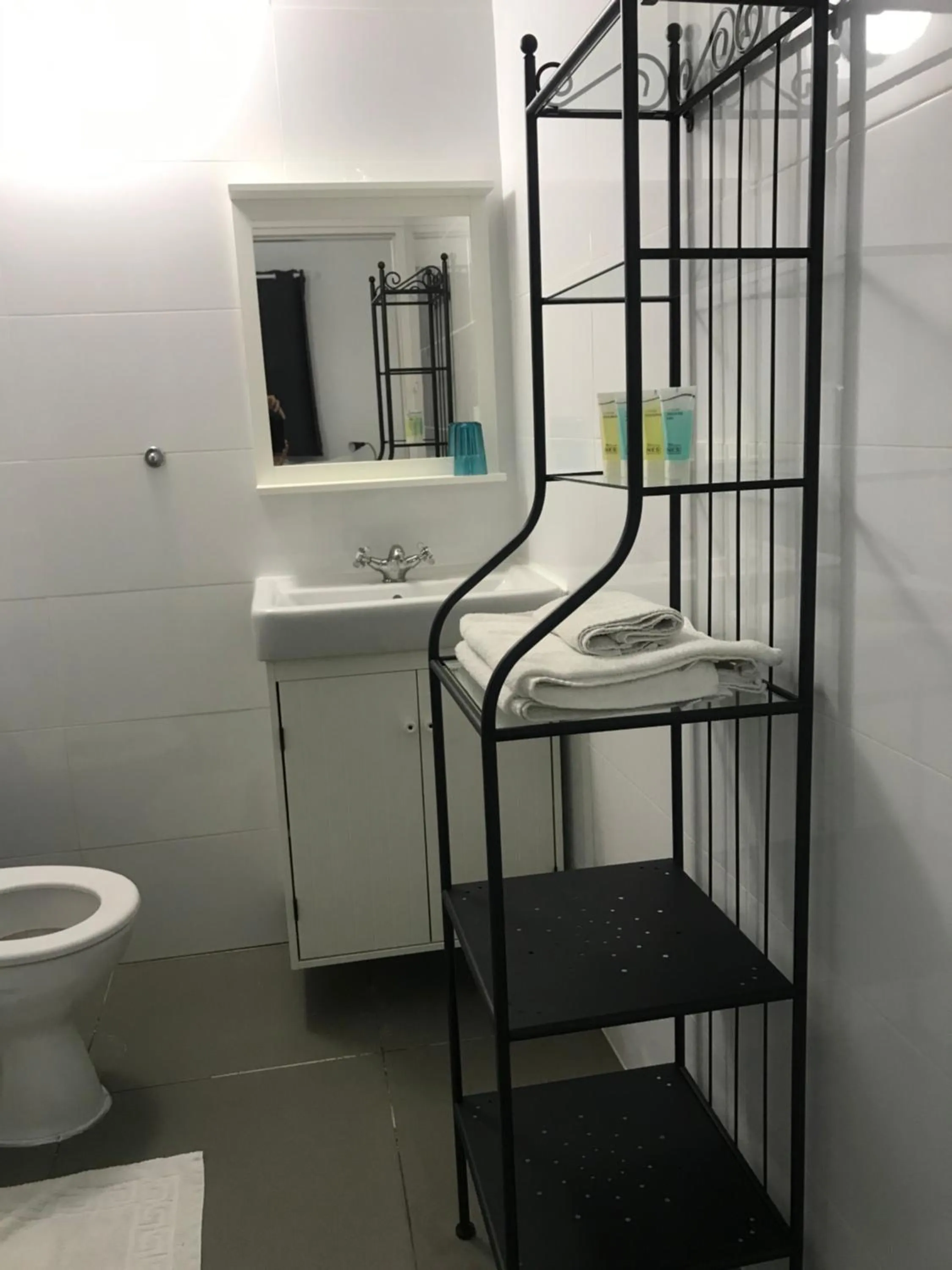 Shower in Eden Hotel