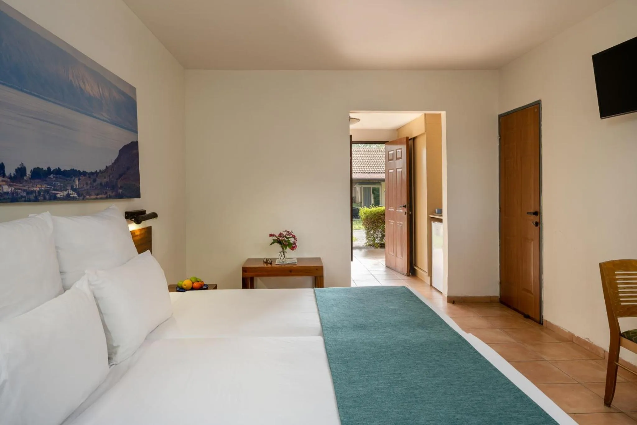 Bedroom, Bed in Jacob Ohalo Kinneret