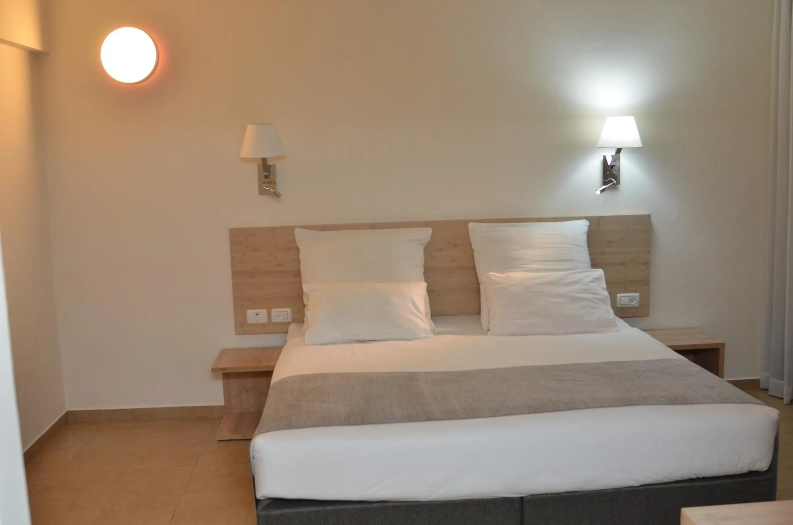 Other, Bed in Jacob Ohalo Kinneret