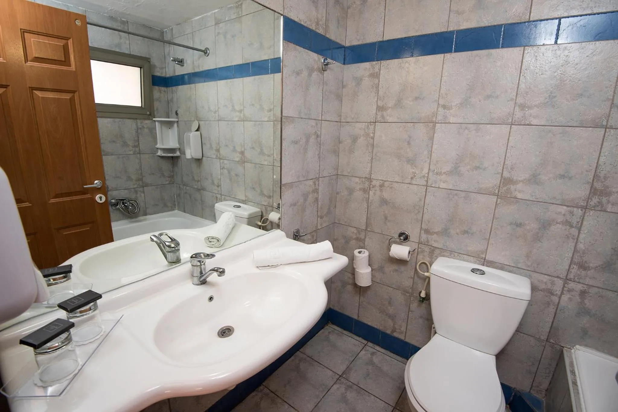 Shower in Jacob Ohalo Kinneret