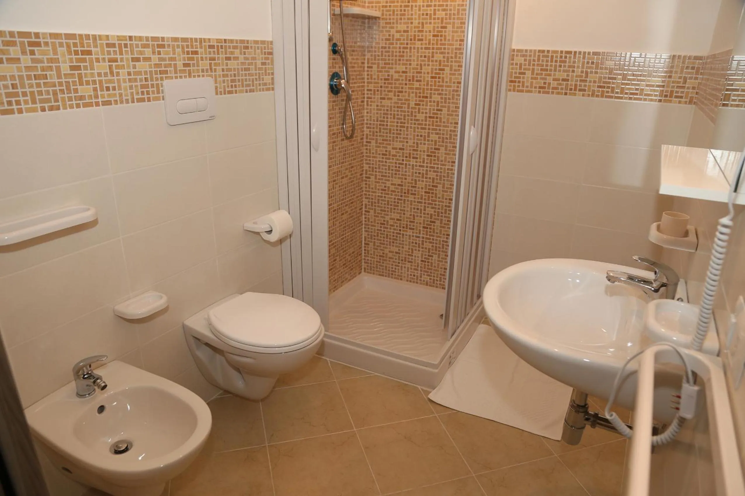 Bathroom in Solandra Affittacamere