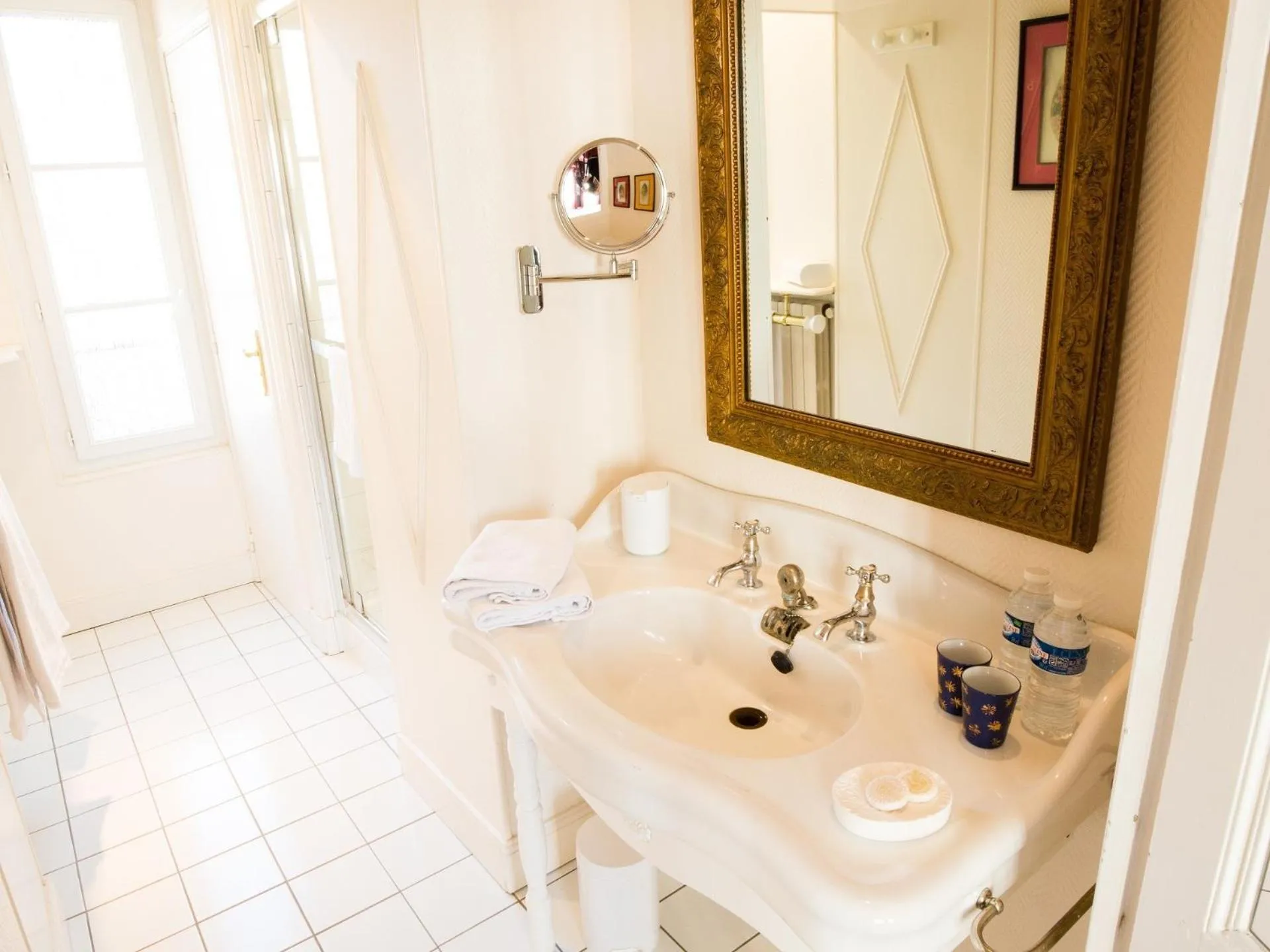 Bathroom in Le Prieuré Saint Agnan