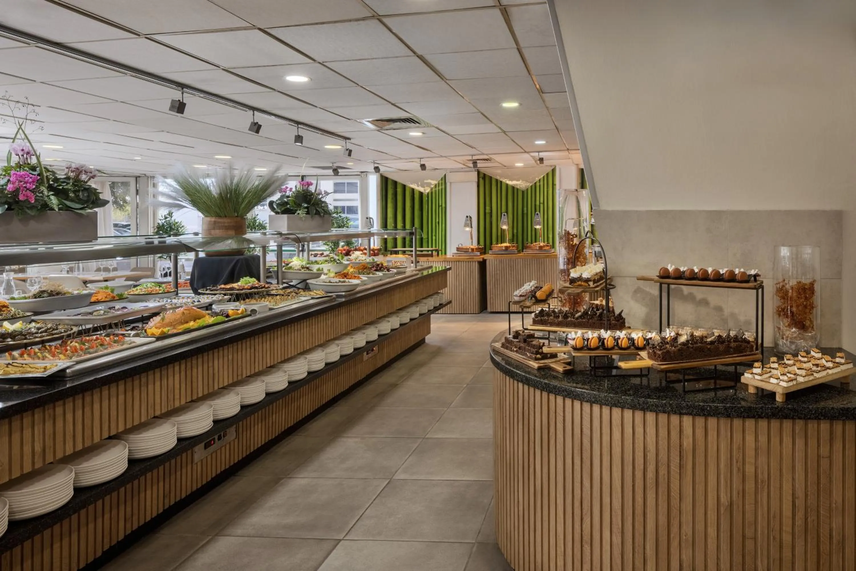 Food and drinks in Kfar Maccabiah Business & Sport Hotel