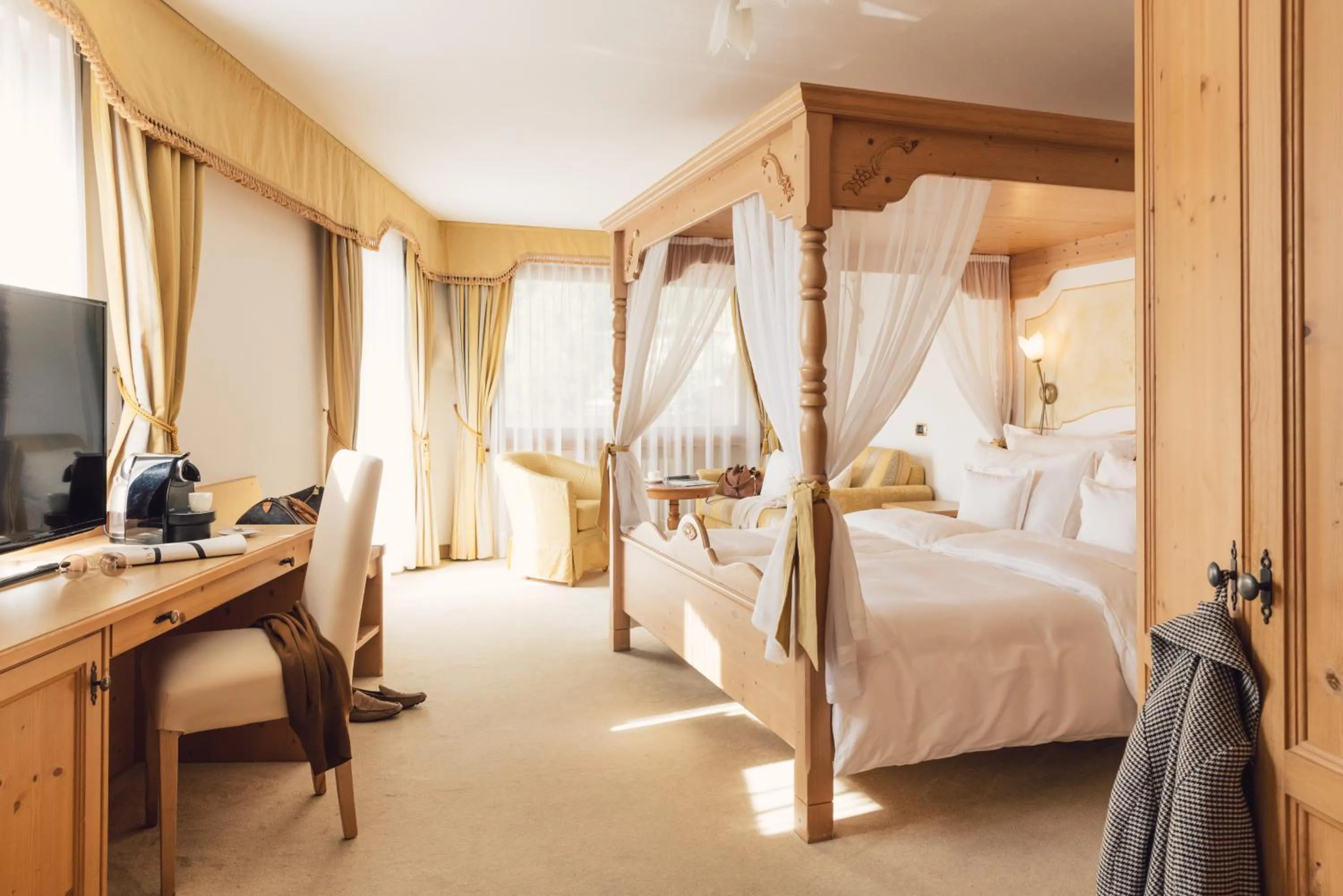 Bed in Wellness Refugium & Resort Hotel Alpin Royal - Small Luxury Hotels of the World