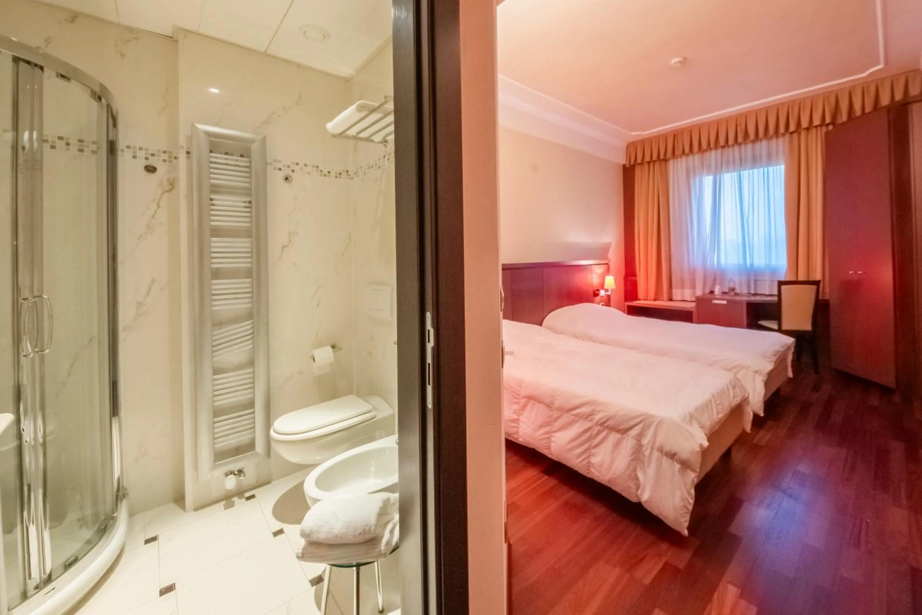 Photo of the whole room, Bed in Dado Hotel International