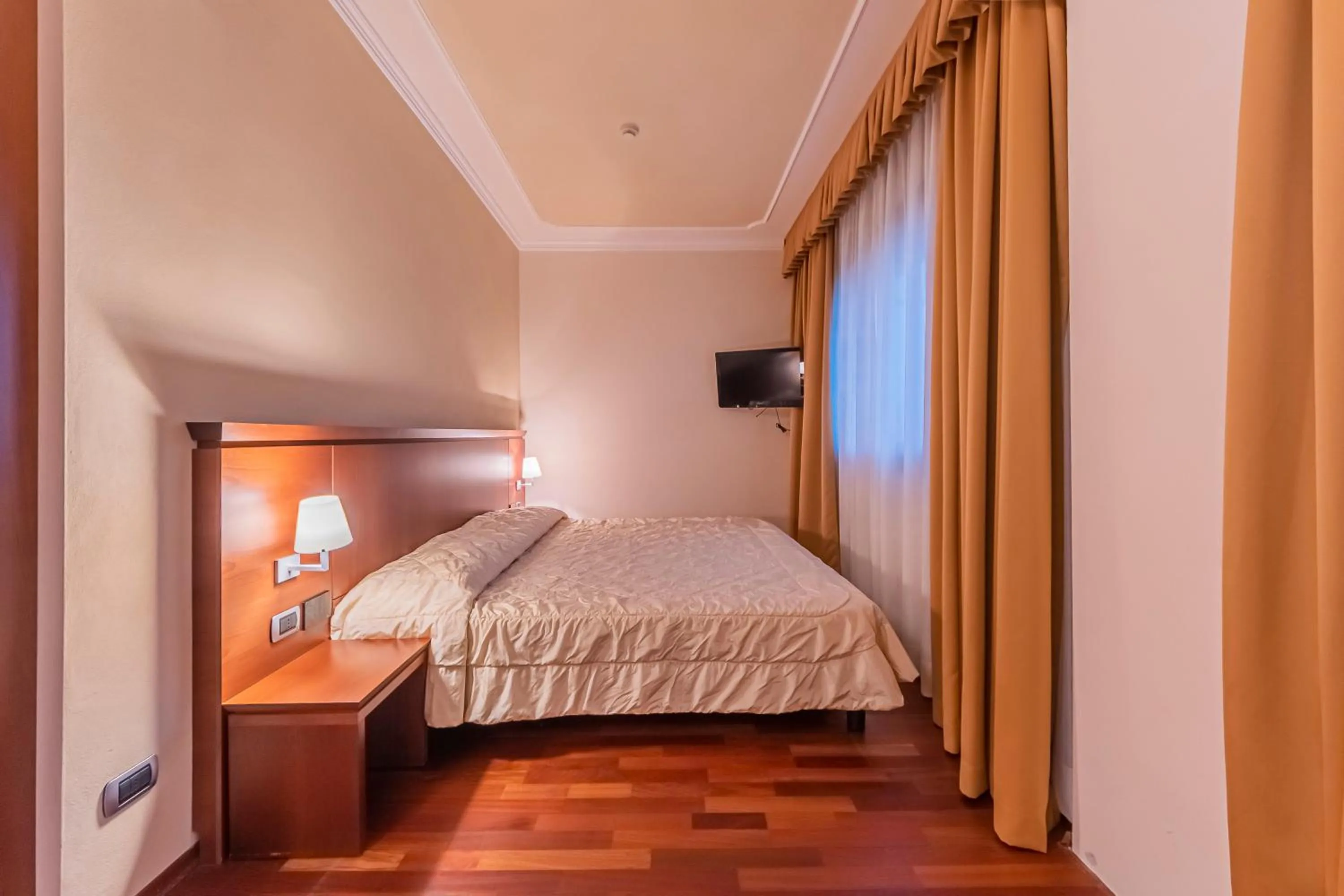 Bedroom, Bed in Dado Hotel International