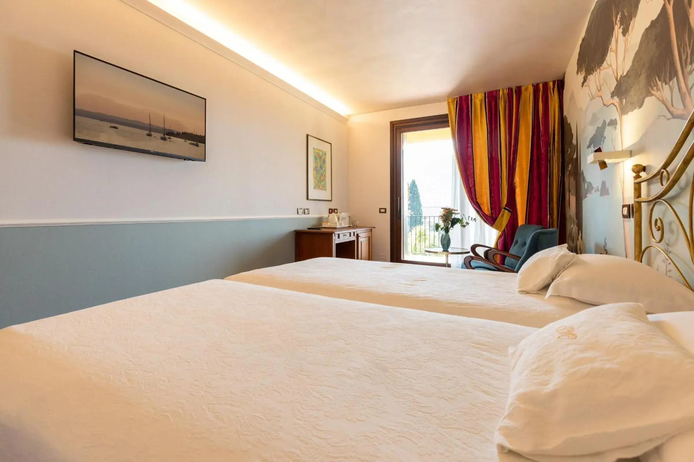 Bedroom, Bed in Villa Madrina Lovely and Dynamic Hotel Bedroom, Bed in Villa Madrina Lovely and Dynamic Hotel