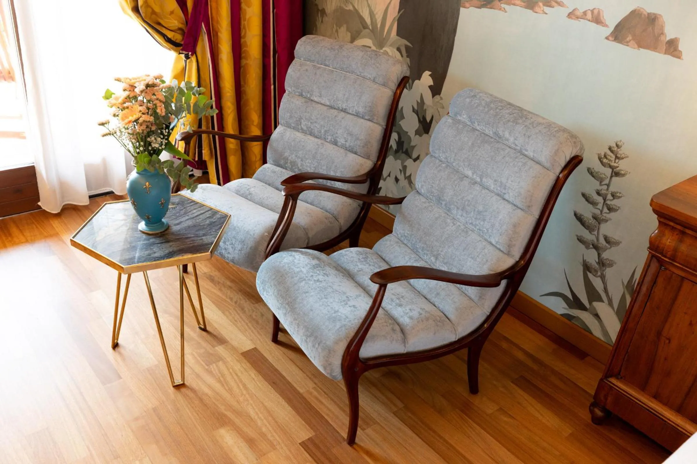 Seating area in Villa Madrina Lovely and Dynamic Hotel