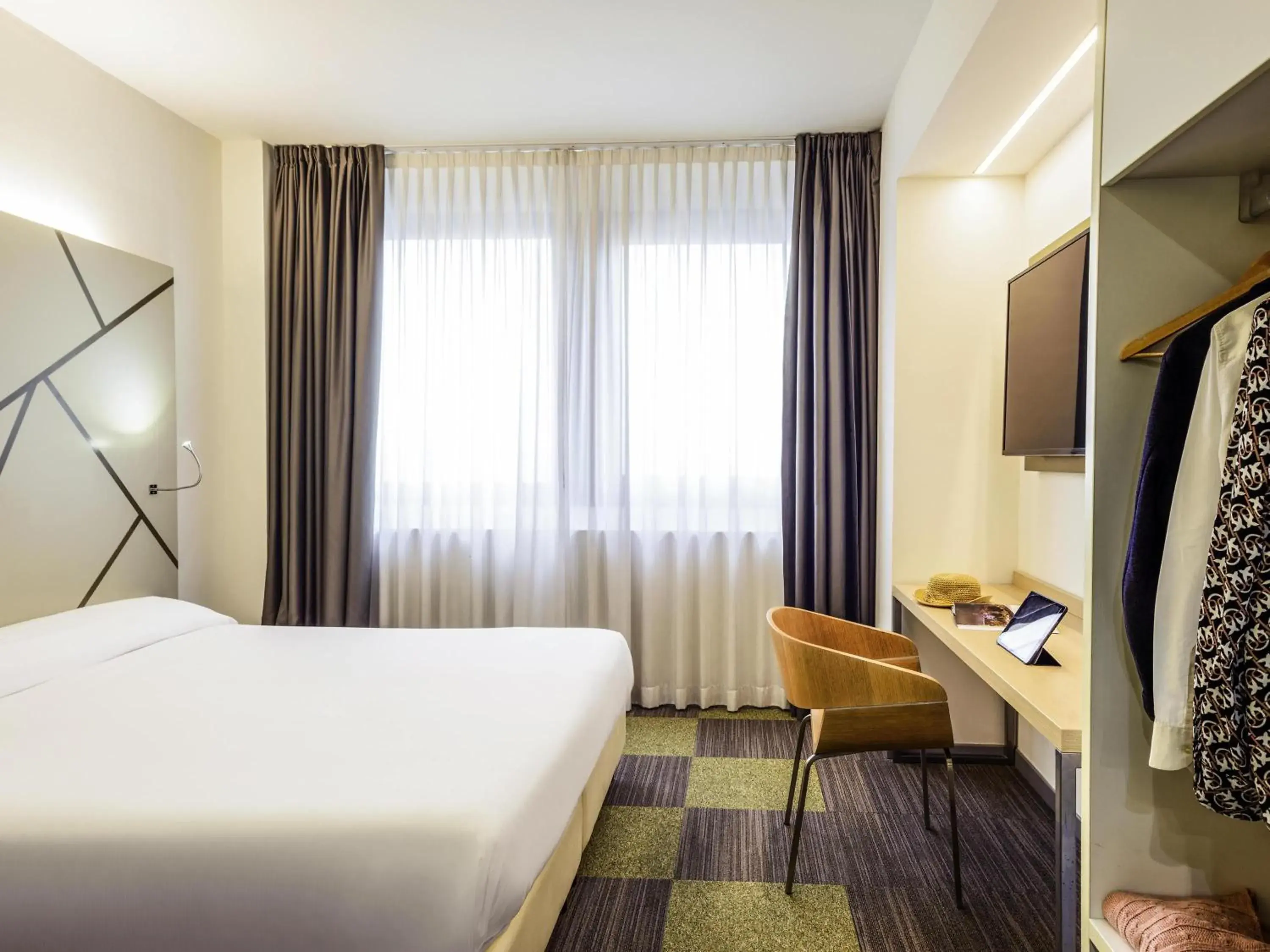 Bedroom, Bed in Mercure Milano Agrate Brianza Bedroom, Bed in Mercure Milano Agrate Brianza