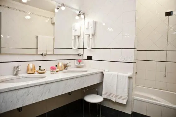 Bathroom in Hotel Vittorio