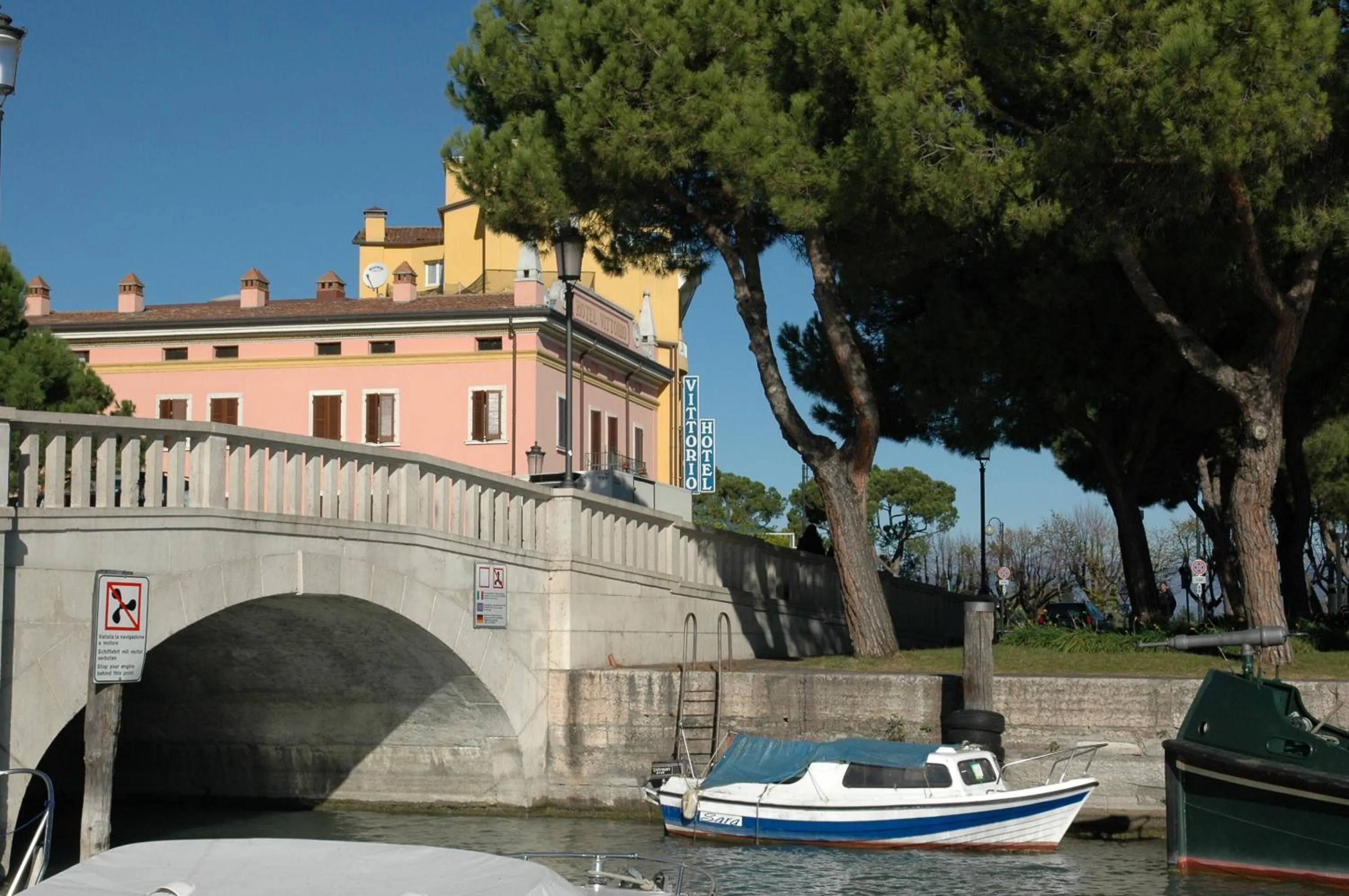 Facade/entrance in Hotel Vittorio