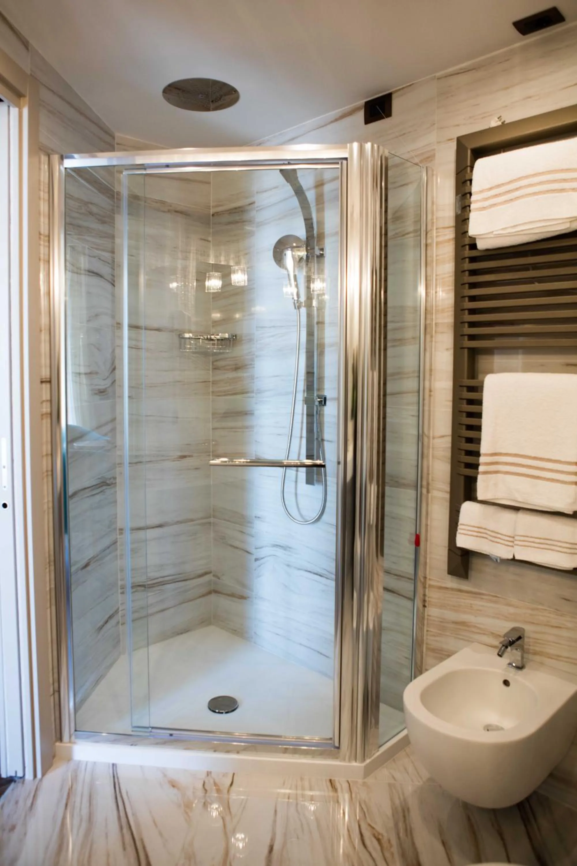 Shower in Hotel Vittorio