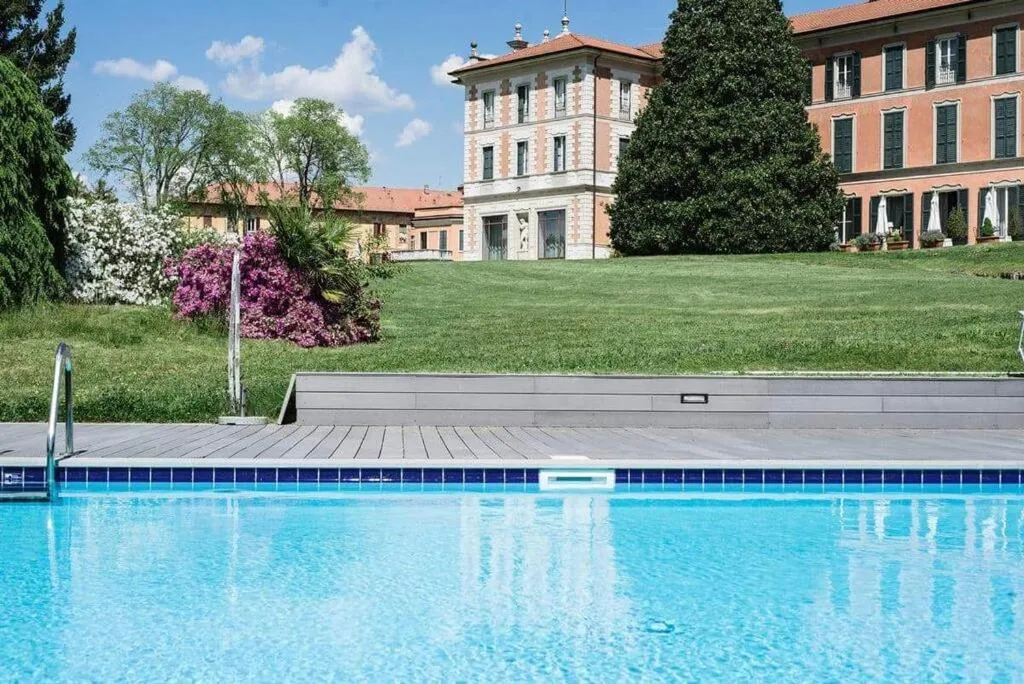 Swimming pool in Hotel Villa Borghi