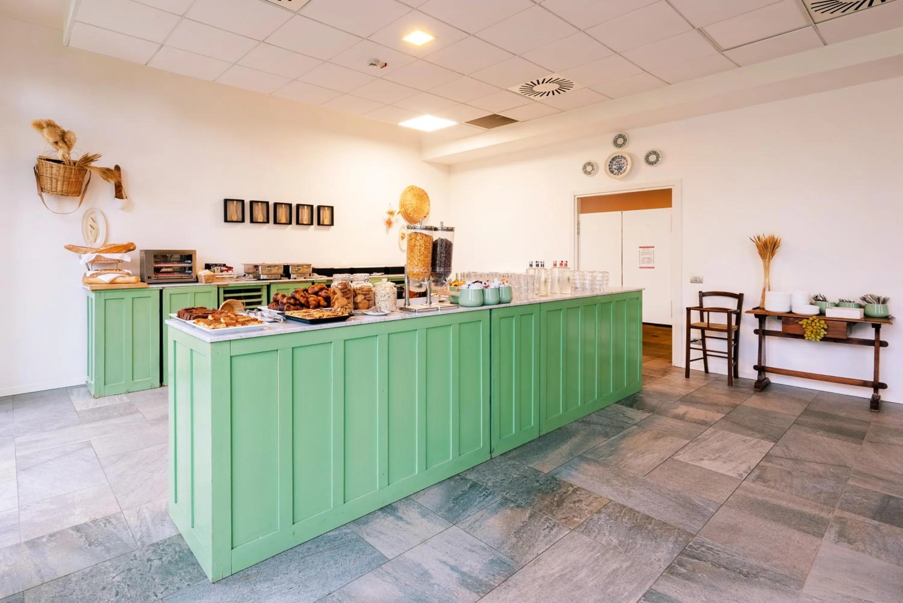 Food and drinks in Hotel Villa Borghi