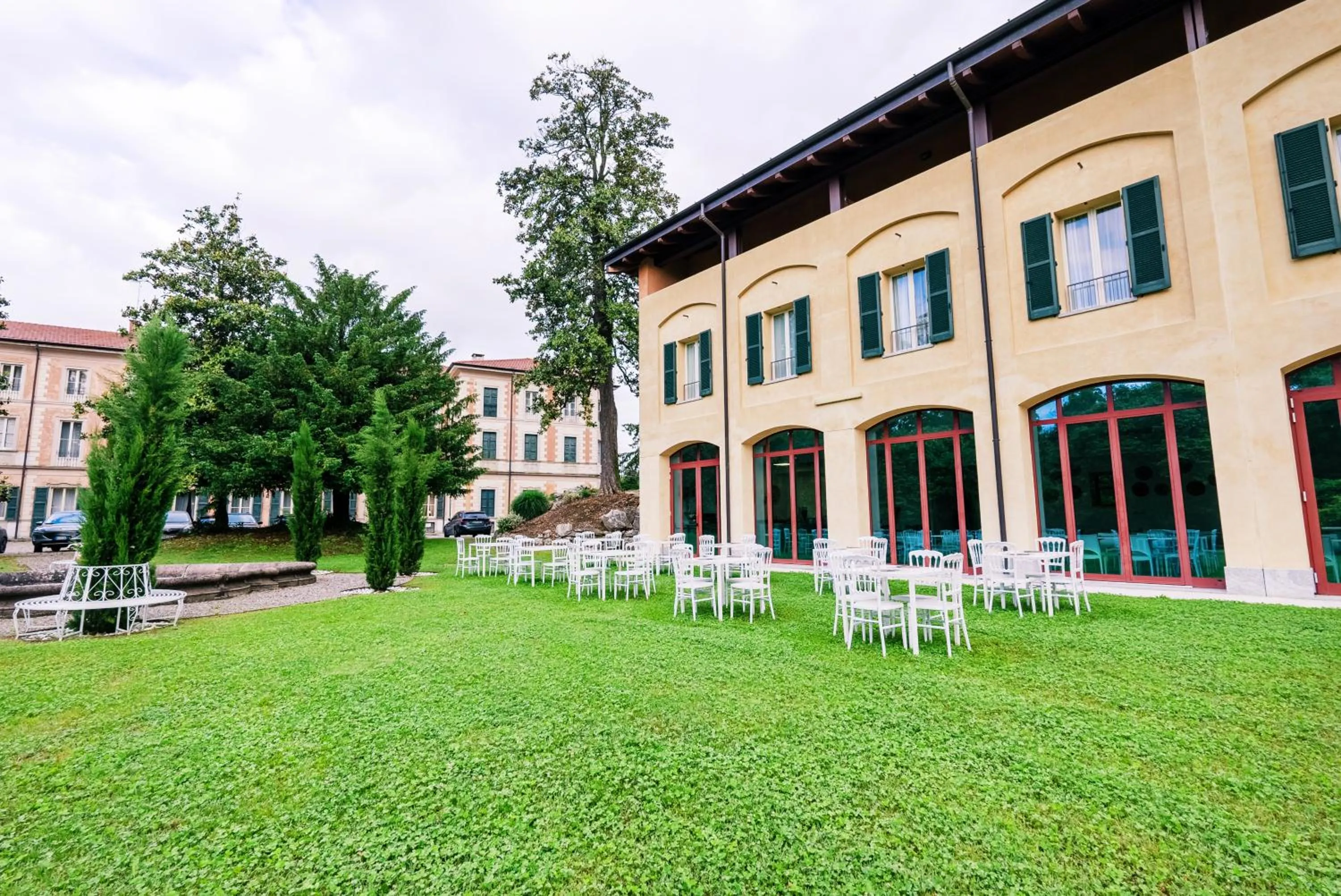 Property building in Hotel Villa Borghi