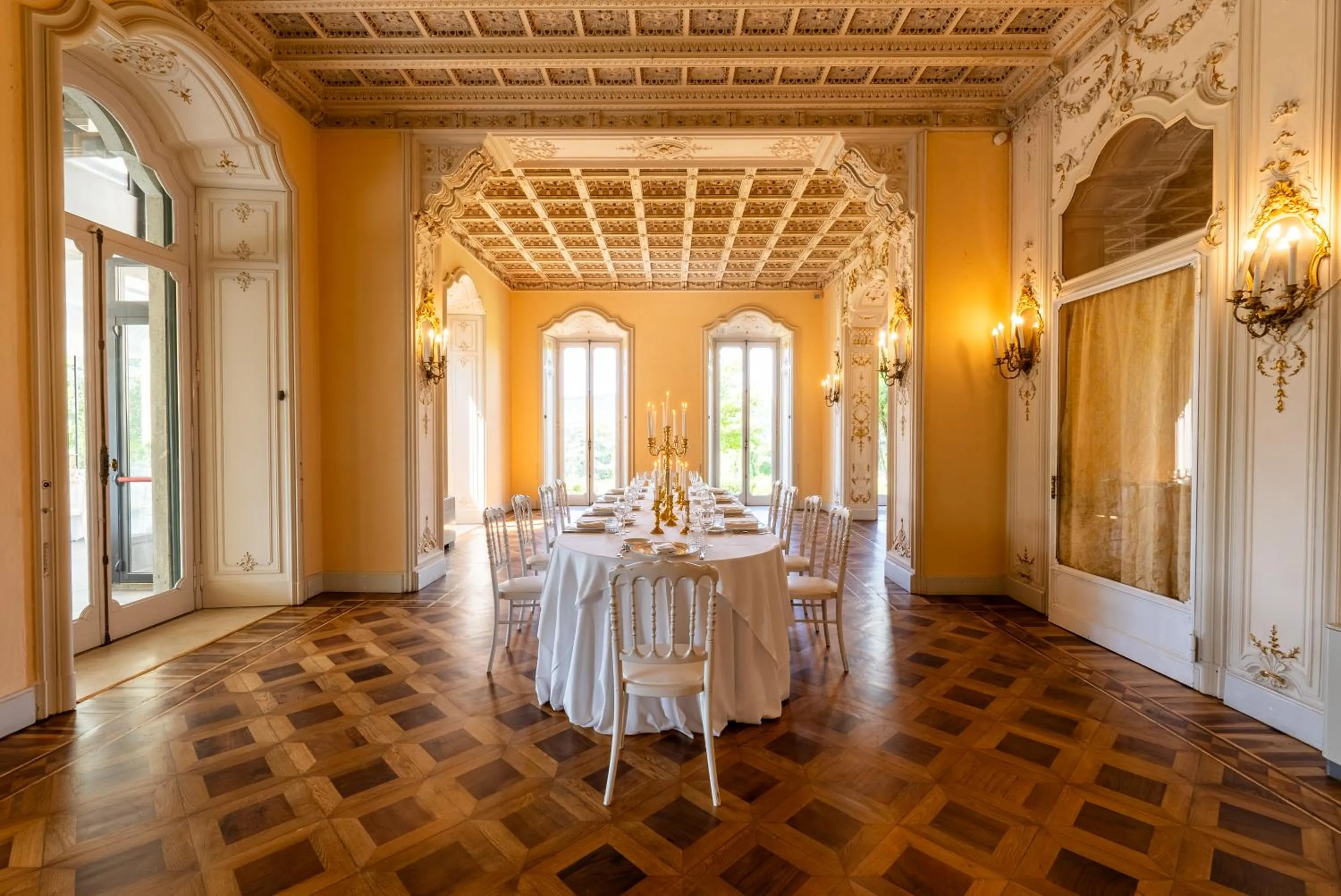 Dining area in Hotel Villa Borghi