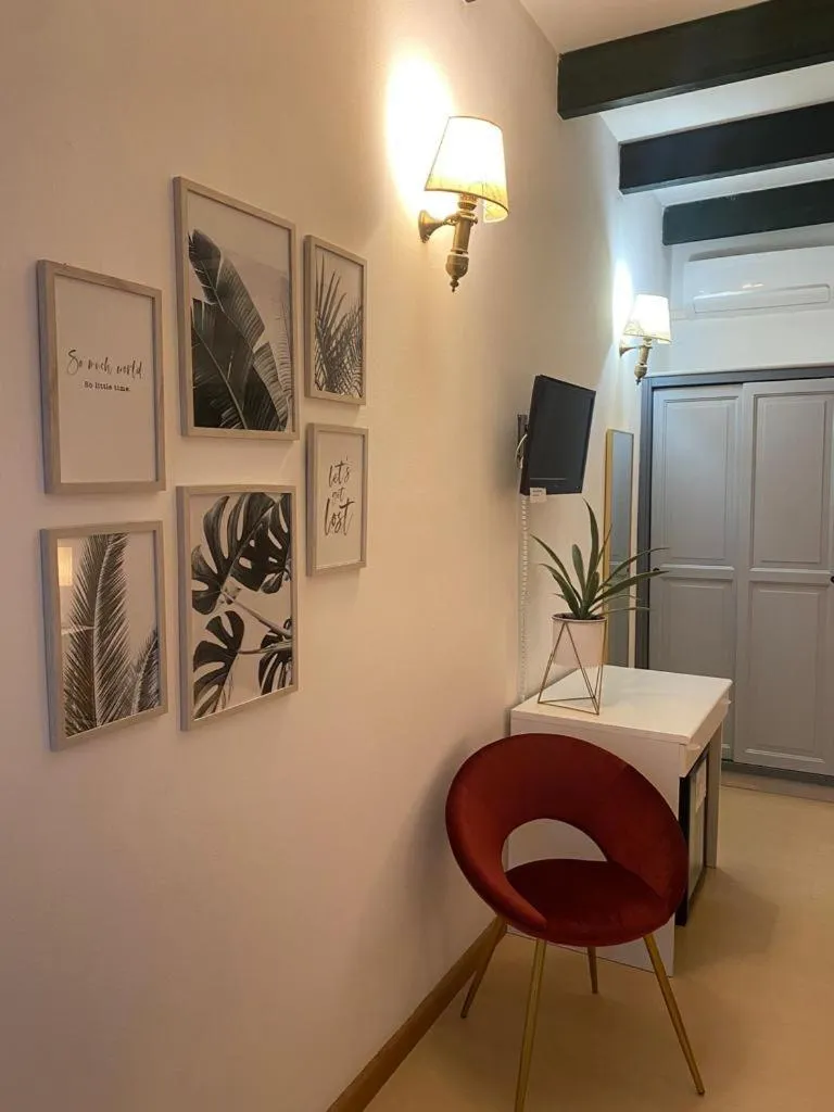 hair dresser in Hotel Cala Di Seta