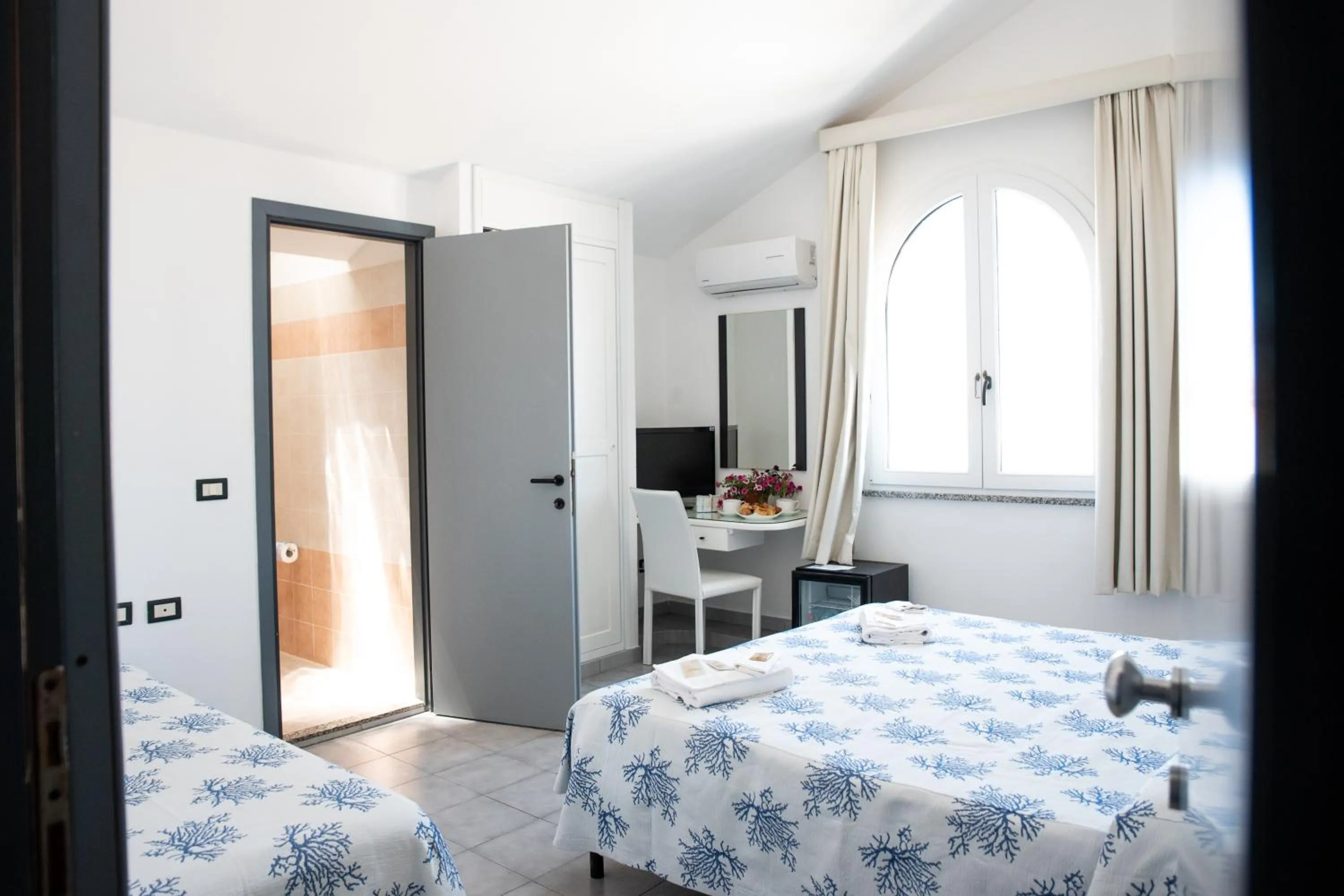 Photo of the whole room, Bed in Hotel Cala Di Seta