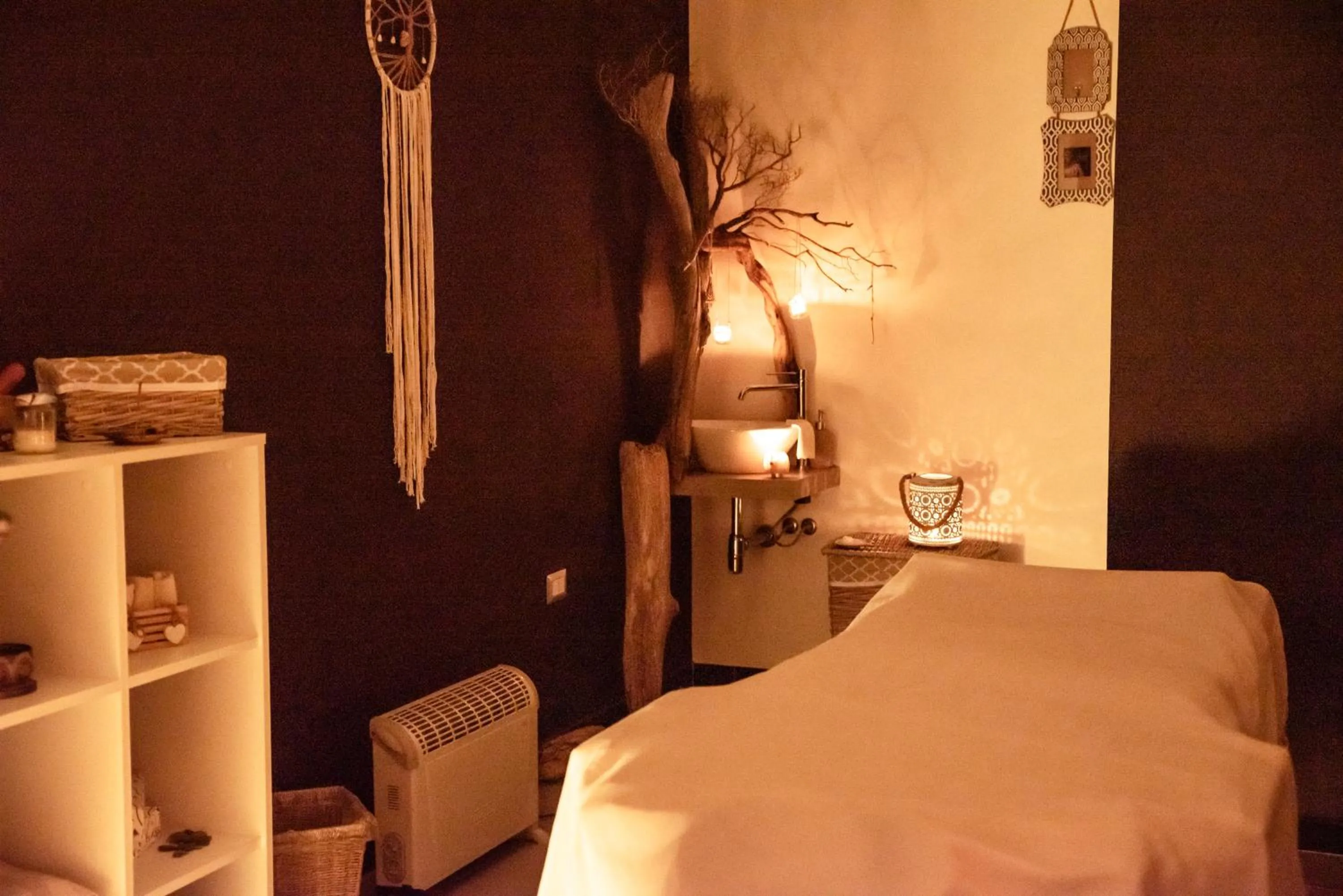 Decorative detail, Bed in Hotel Cala Di Seta