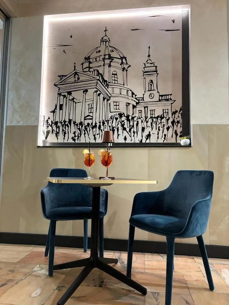 Decorative detail in Hotel Plaza