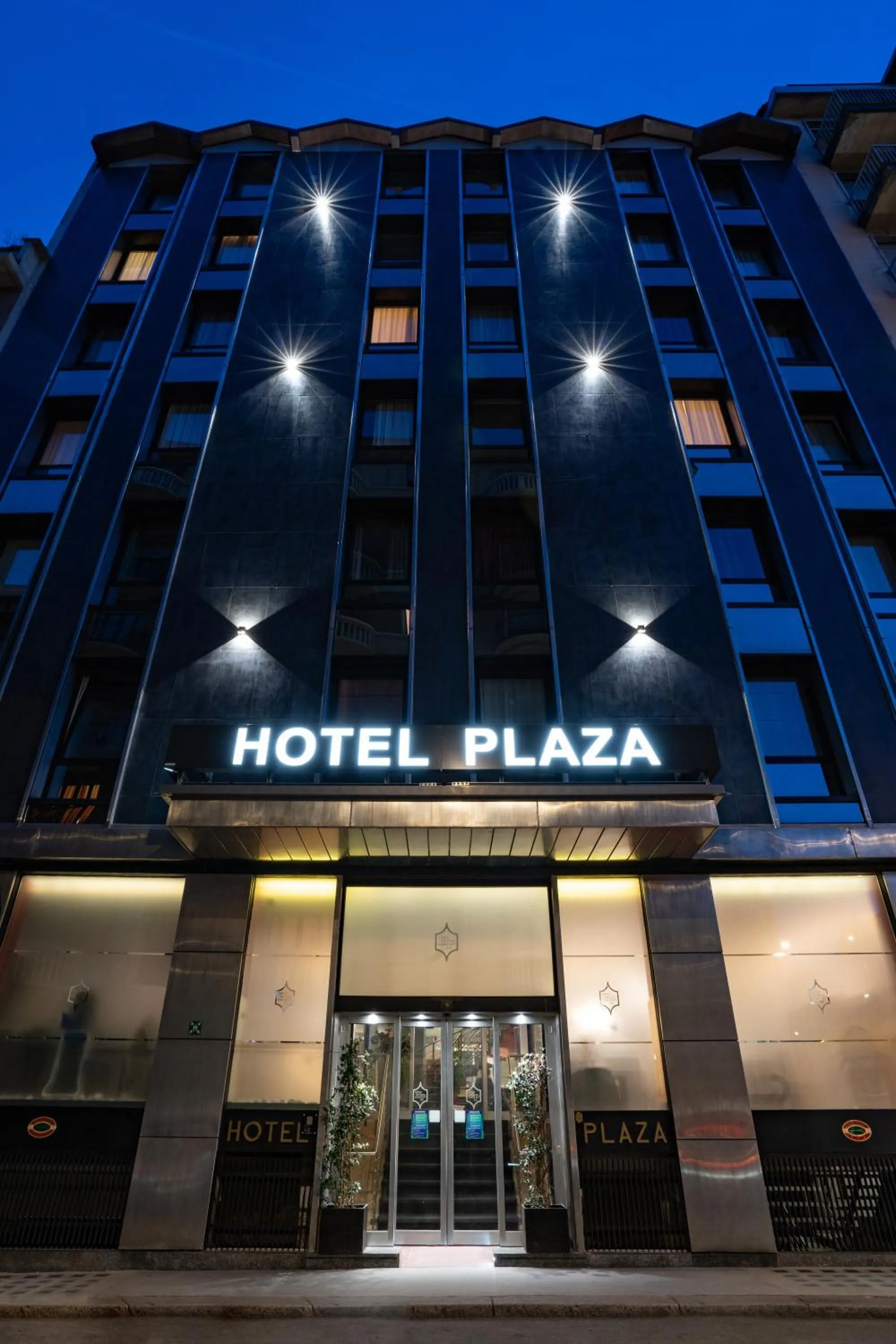 Property building in Hotel Plaza