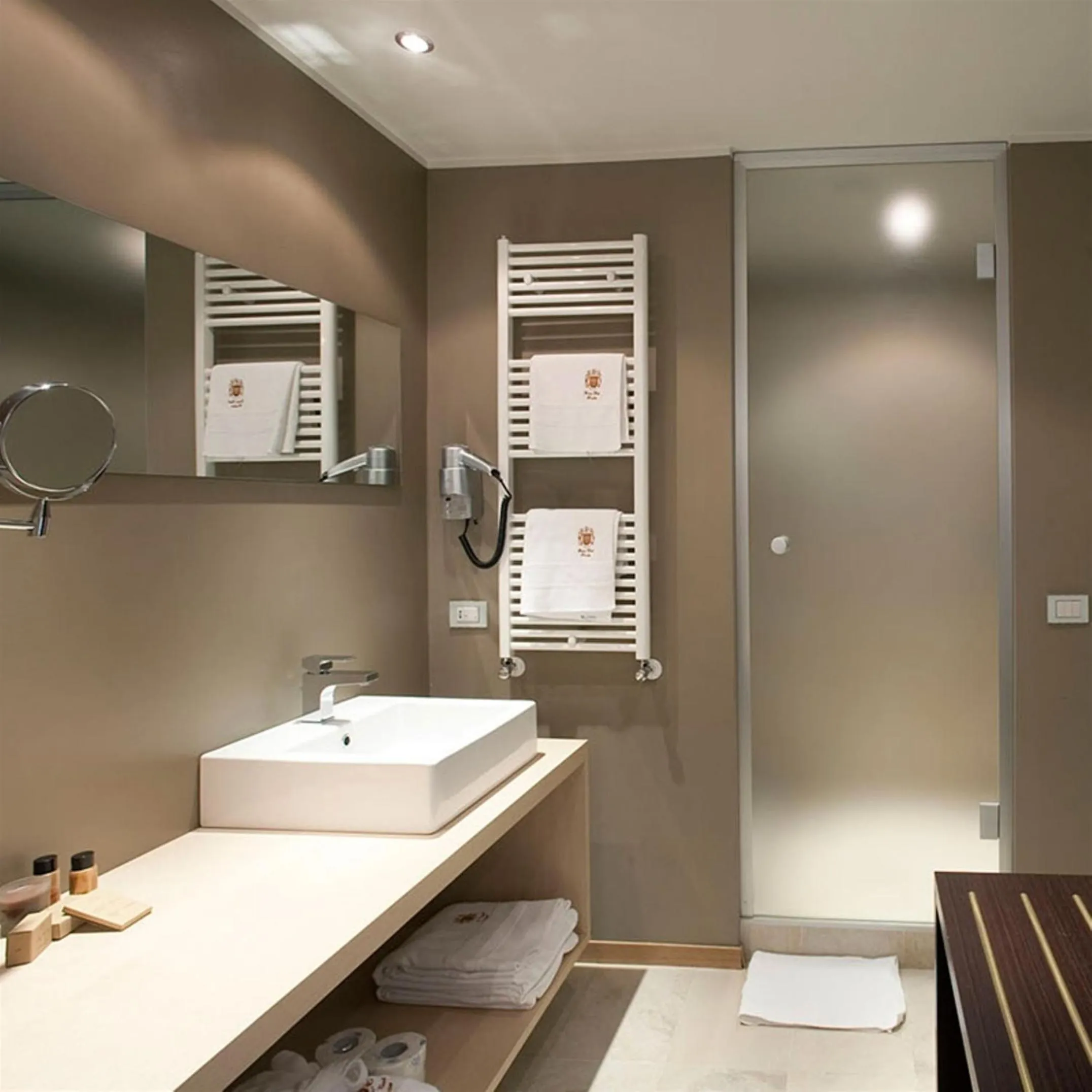 Bathroom in Grand Hotel Paradiso