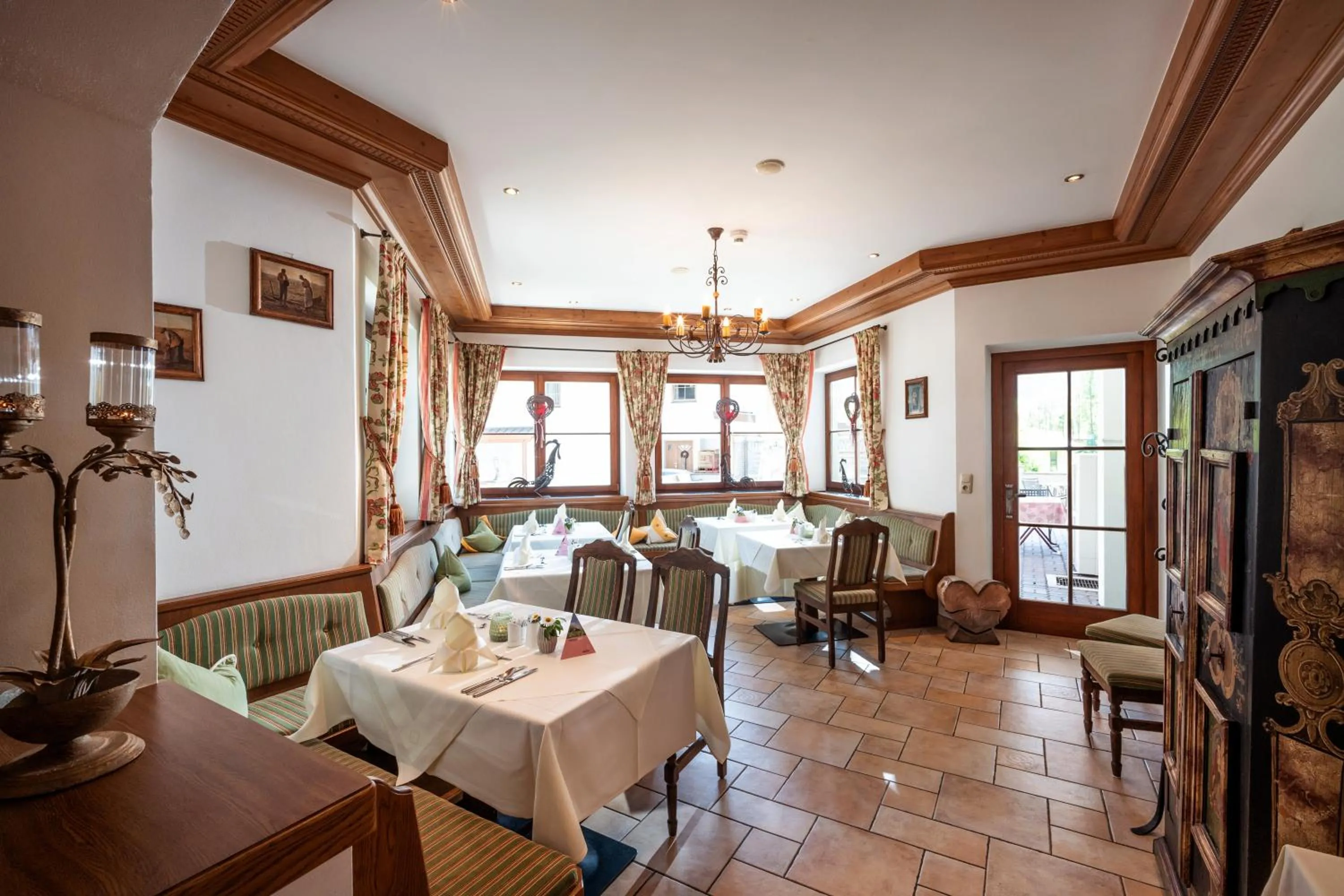 Restaurant/places to eat in Hotel Walchseer Hof