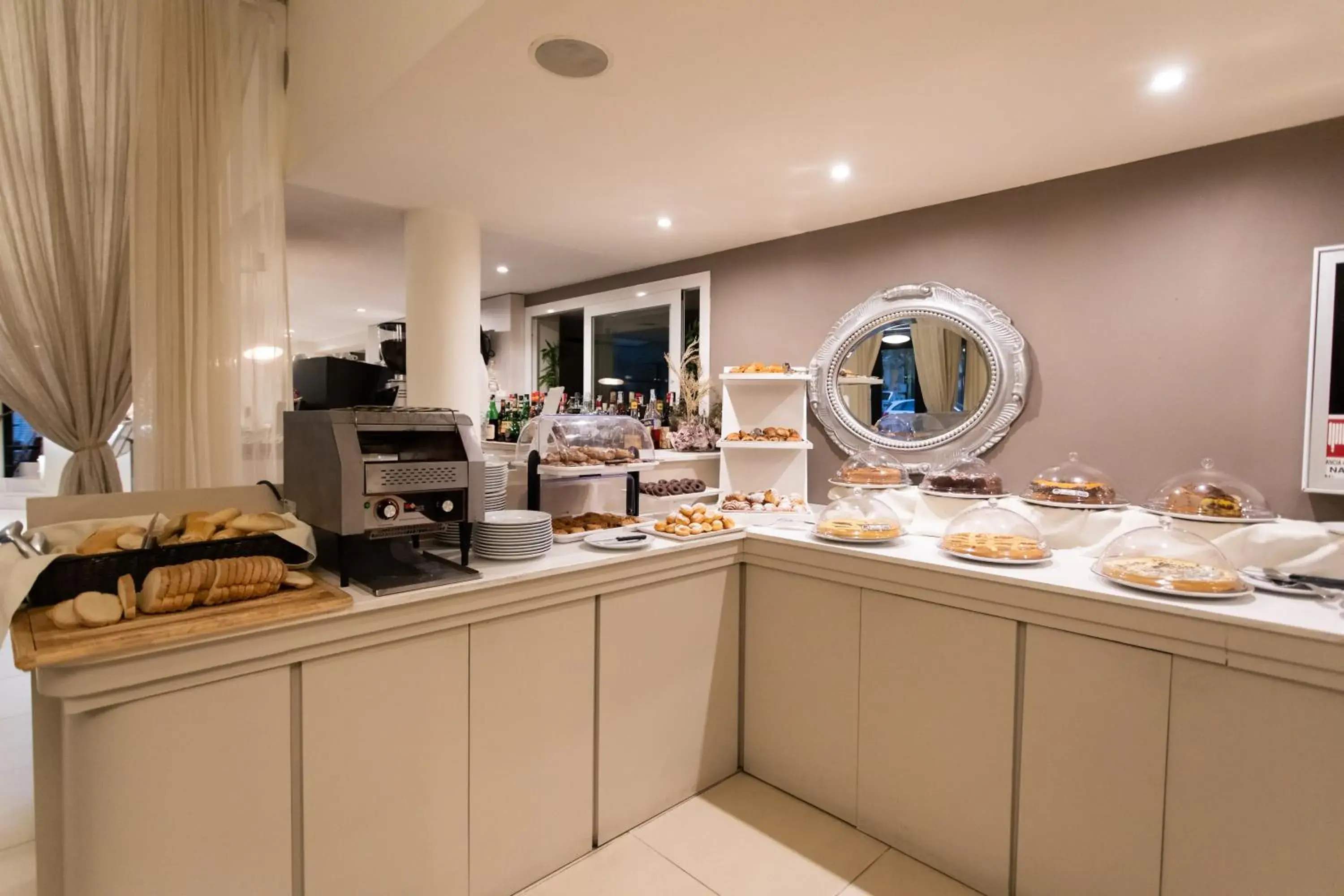 Restaurant/places to eat in Ferretti Beach Hotel Restaurant/places to eat in Ferretti Beach Hotel