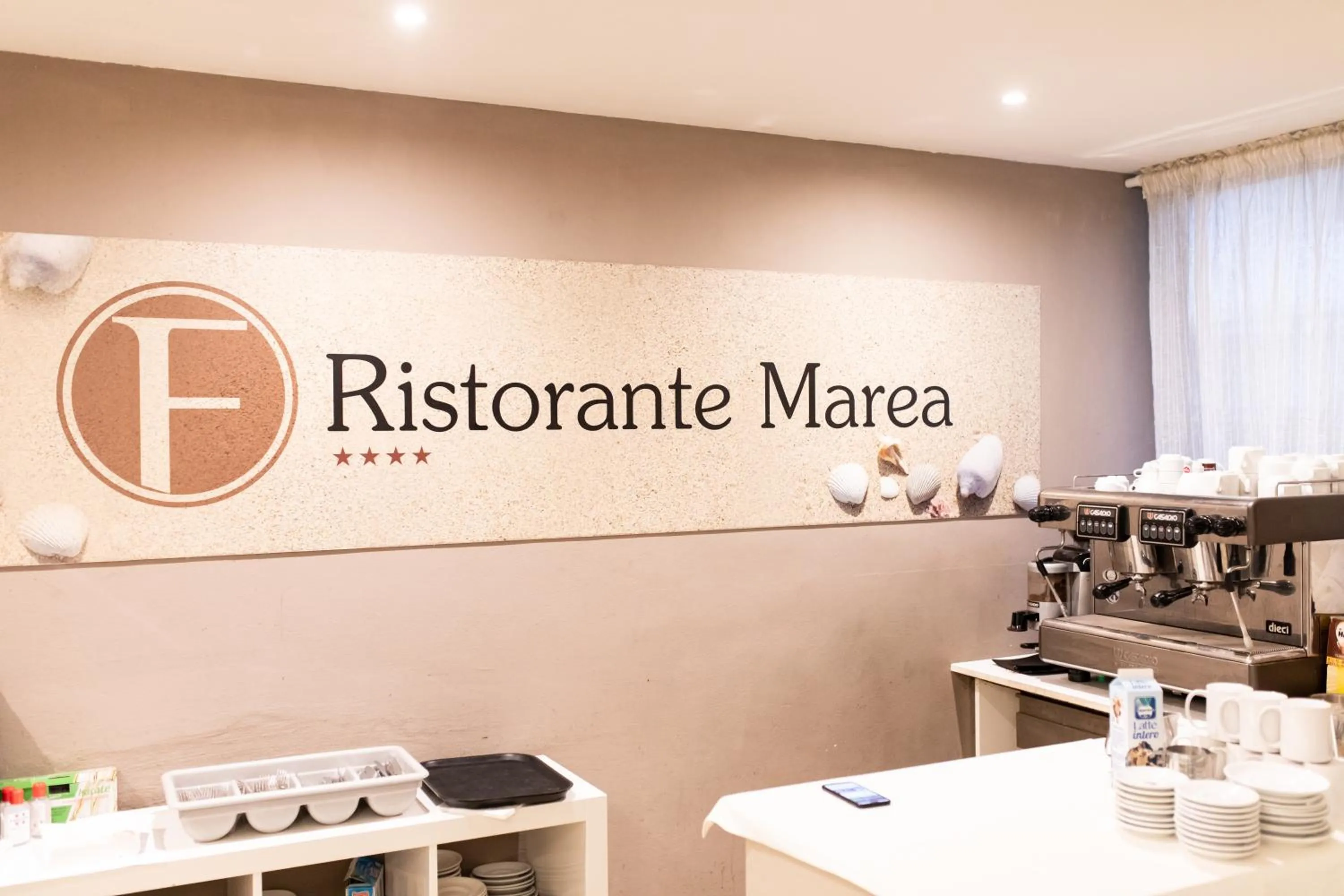 Restaurant/places to eat in Ferretti Beach Hotel