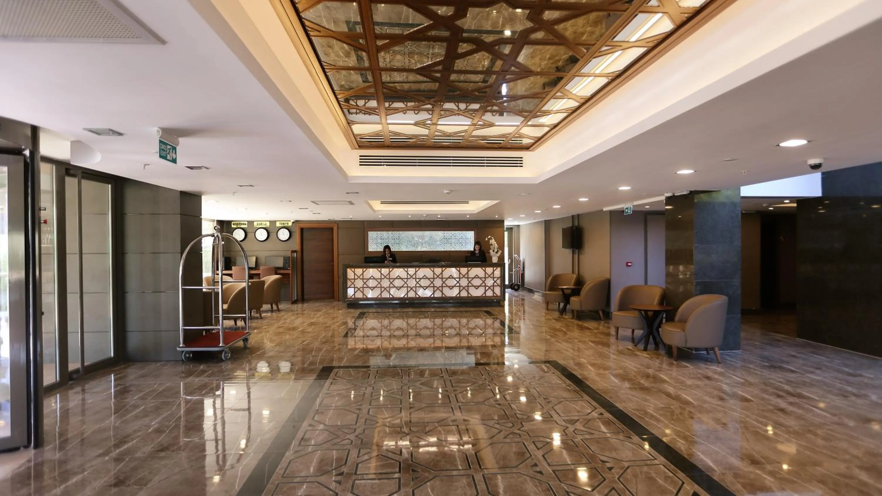 Lobby or reception in Ramada By Wyndham Bursa Cekirge Thermal & Spa