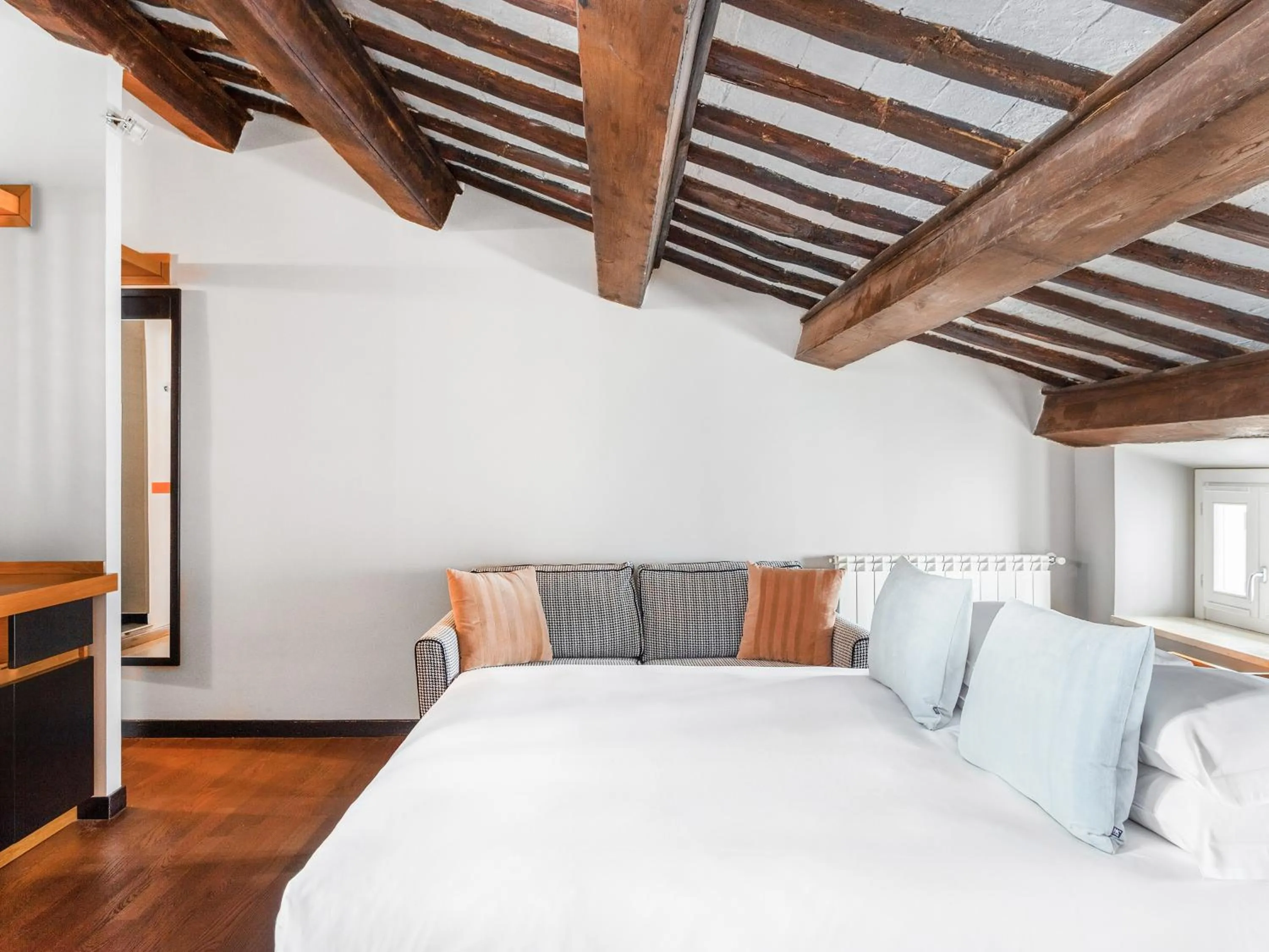 Bed in Numa Rome Vici