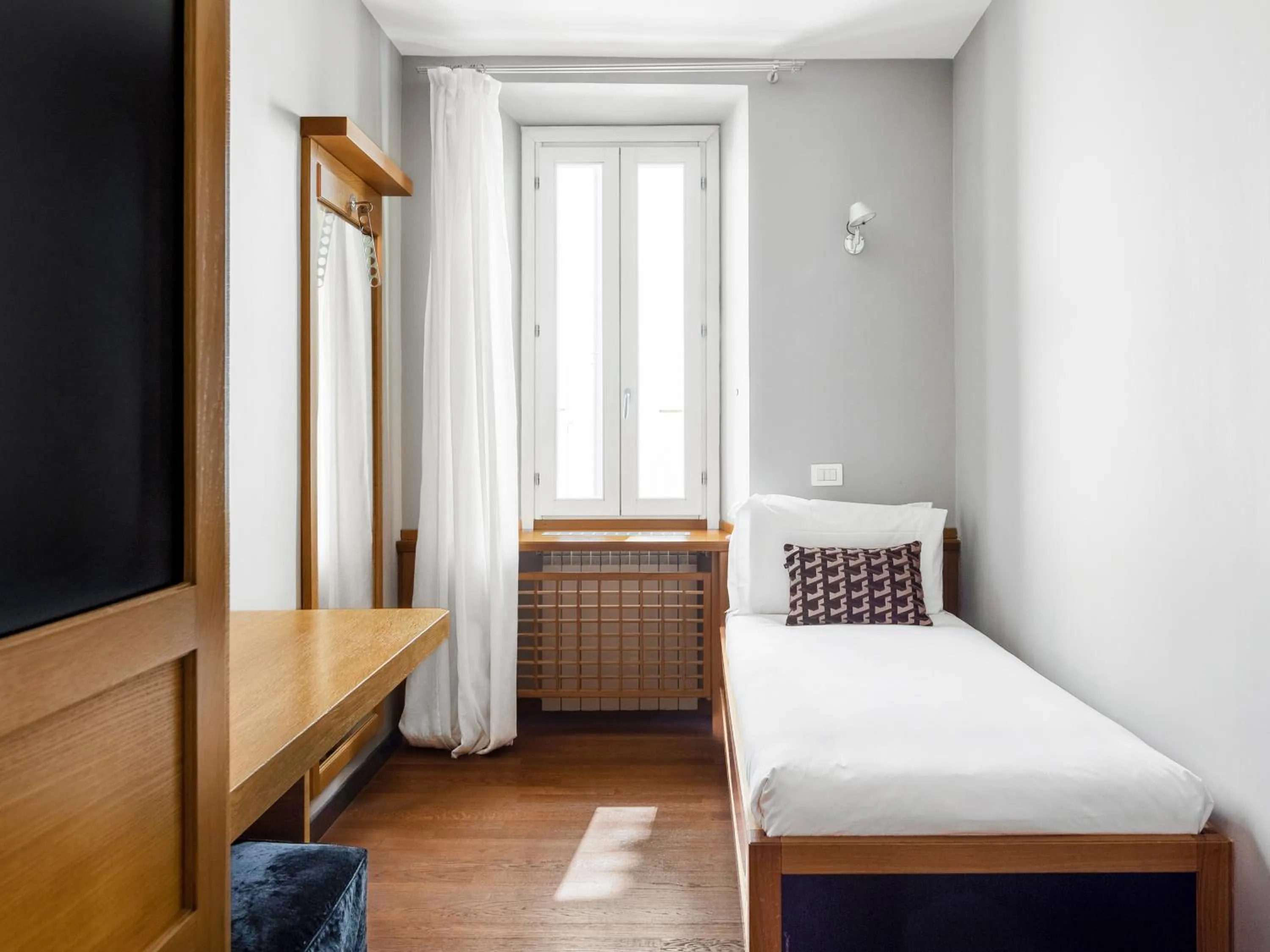 Bed in Numa Rome Vici