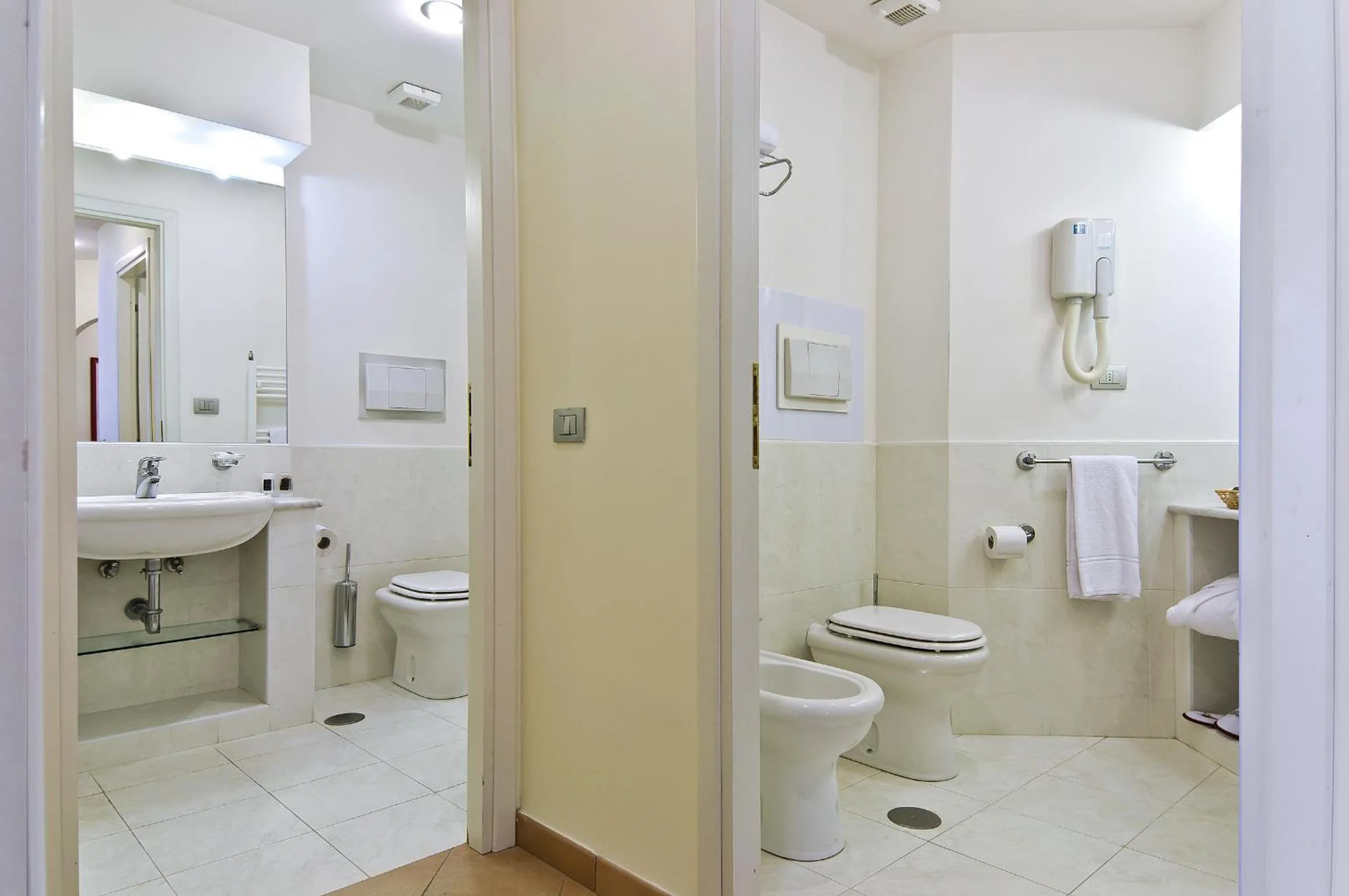 Bathroom in Residence I Triangoli