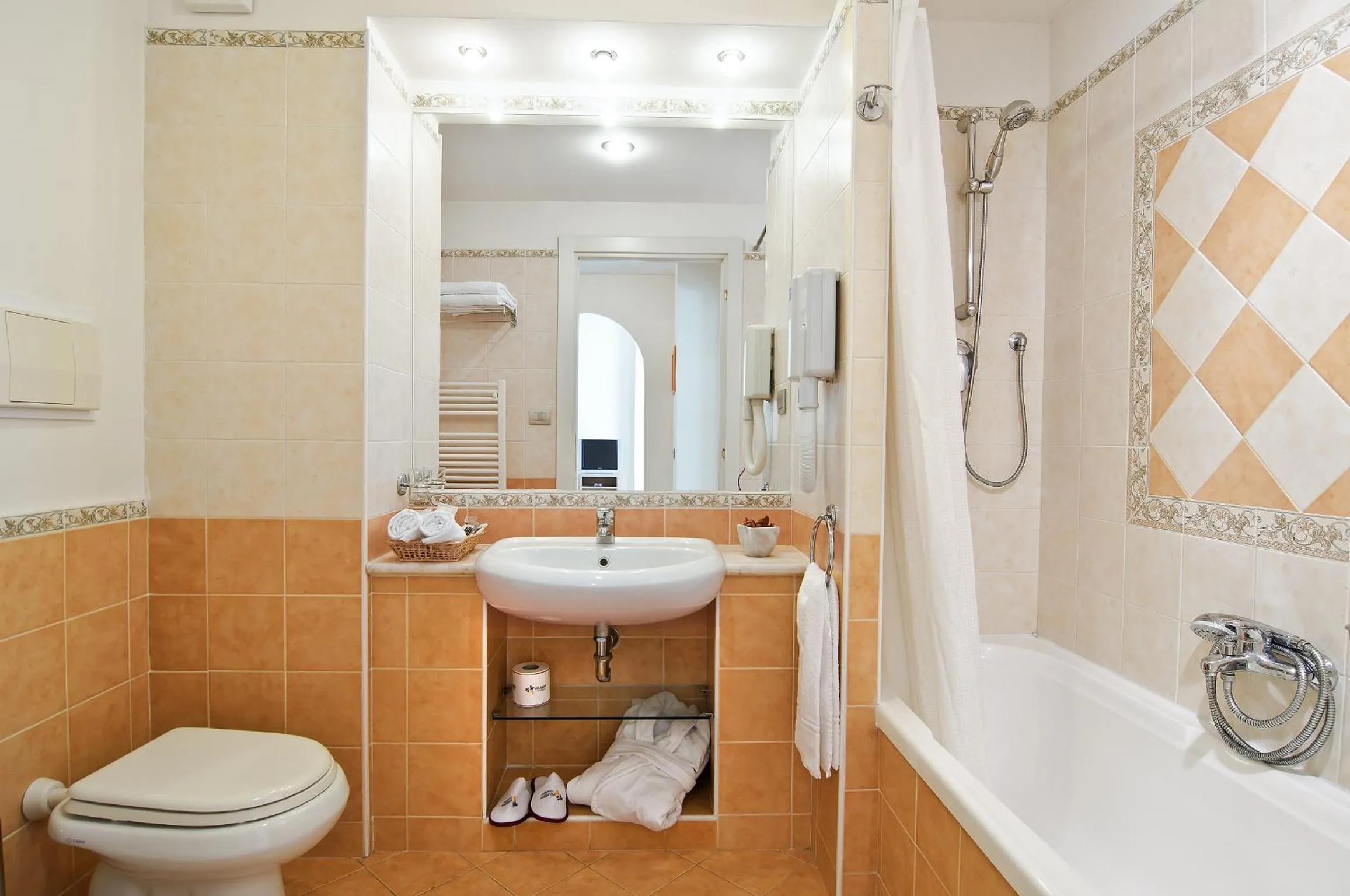 Bathroom in Residence I Triangoli