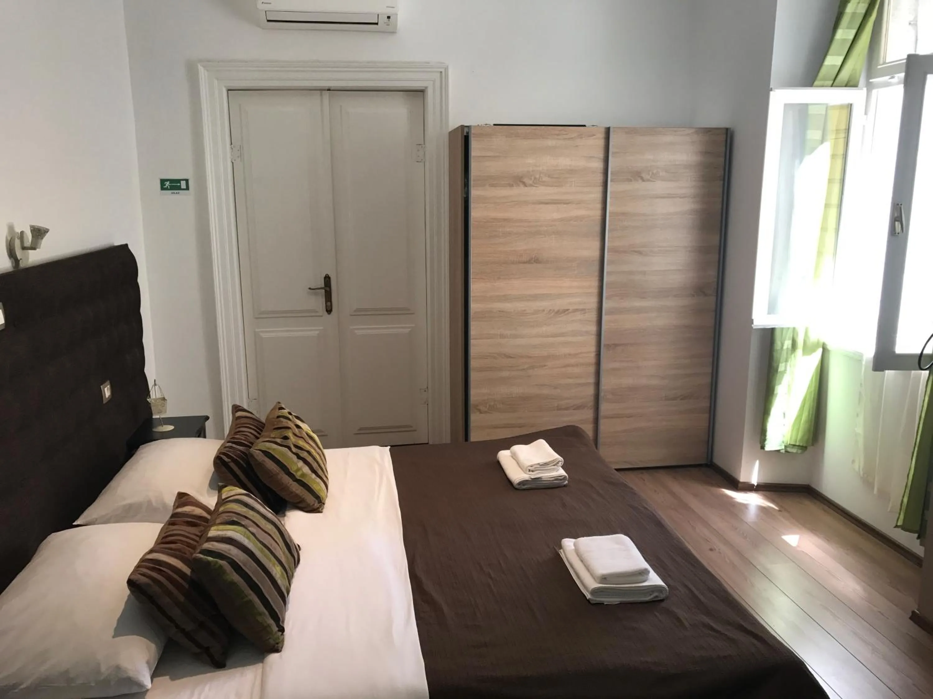 Bed in Pula Antic Rooms in Center
