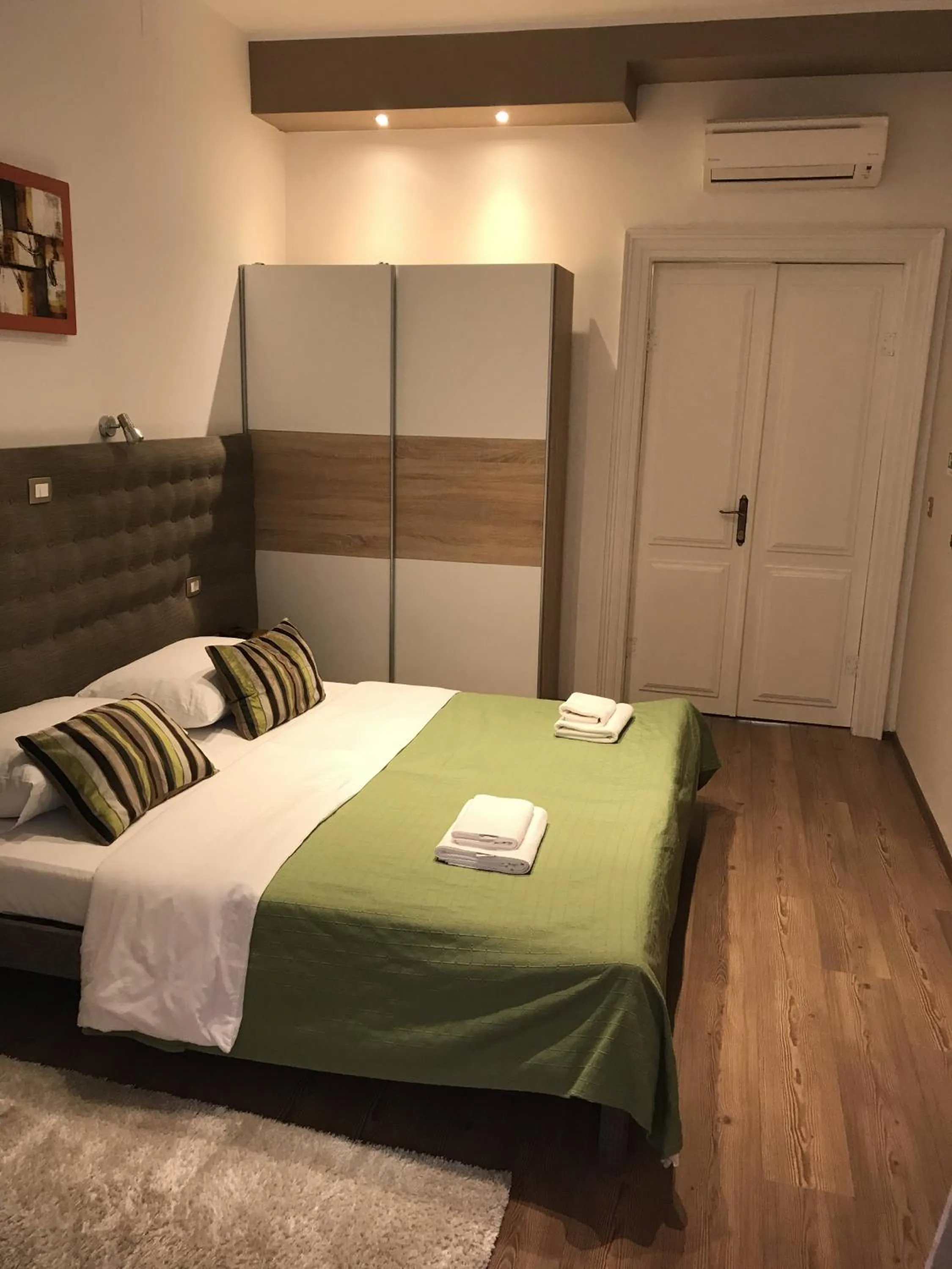 Bed in Pula Antic Rooms in Center